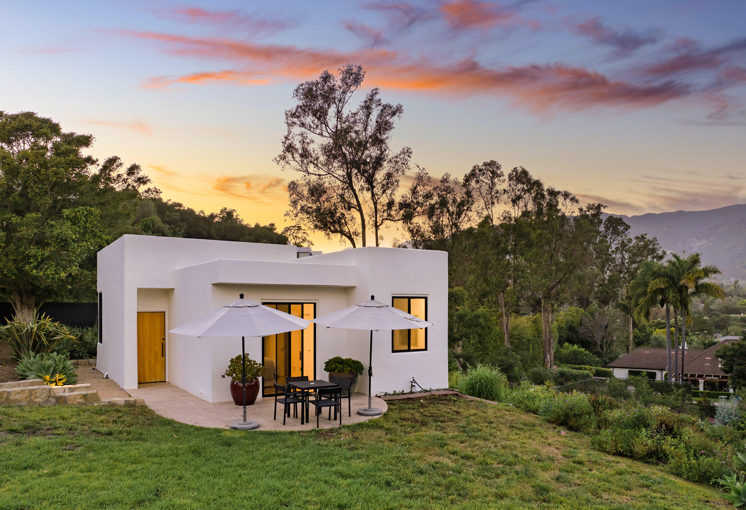 Santa Barbara, California 93108, United States, 4 Bedrooms Bedrooms, ,6 BathroomsBathrooms,Residential,Active,139373