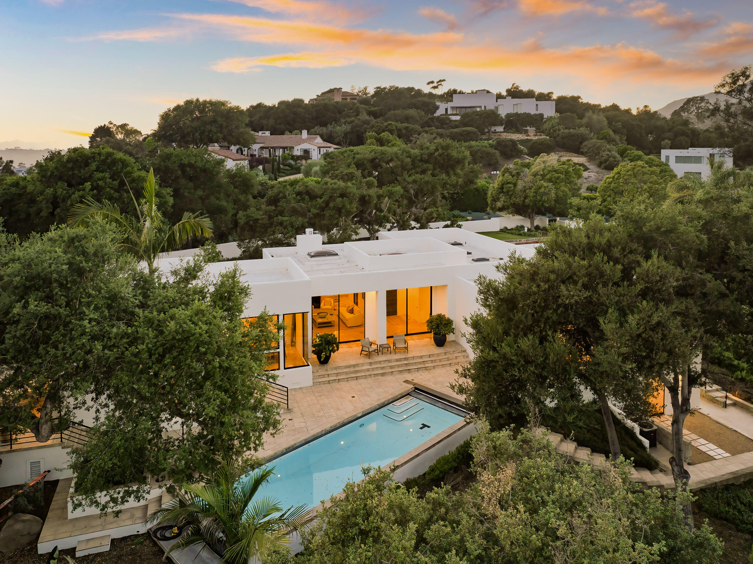 Santa Barbara, California 93108, United States, 4 Bedrooms Bedrooms, ,6 BathroomsBathrooms,Residential,Active,139373