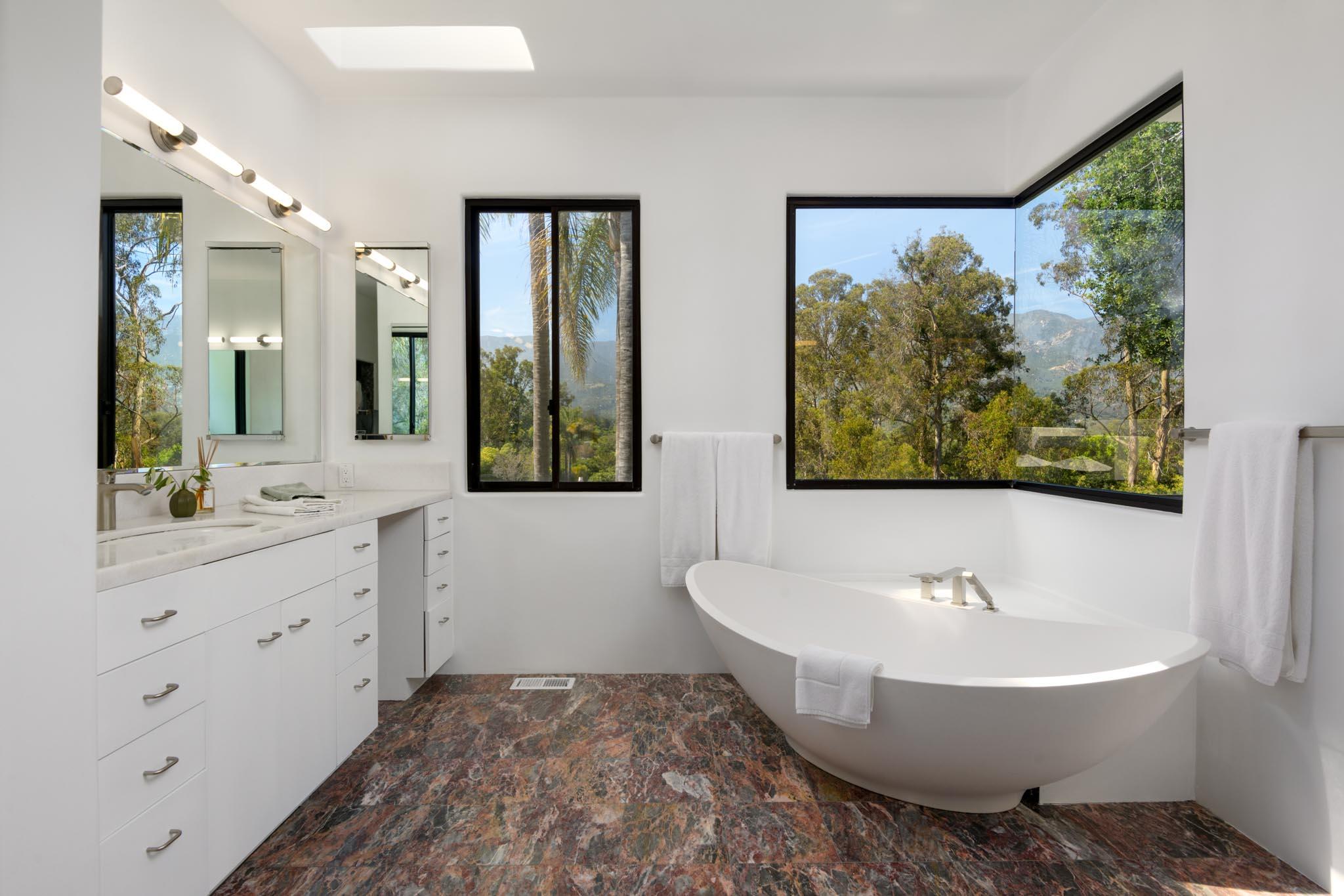 Santa Barbara, California 93108, United States, 4 Bedrooms Bedrooms, ,6 BathroomsBathrooms,Residential,Active,139373