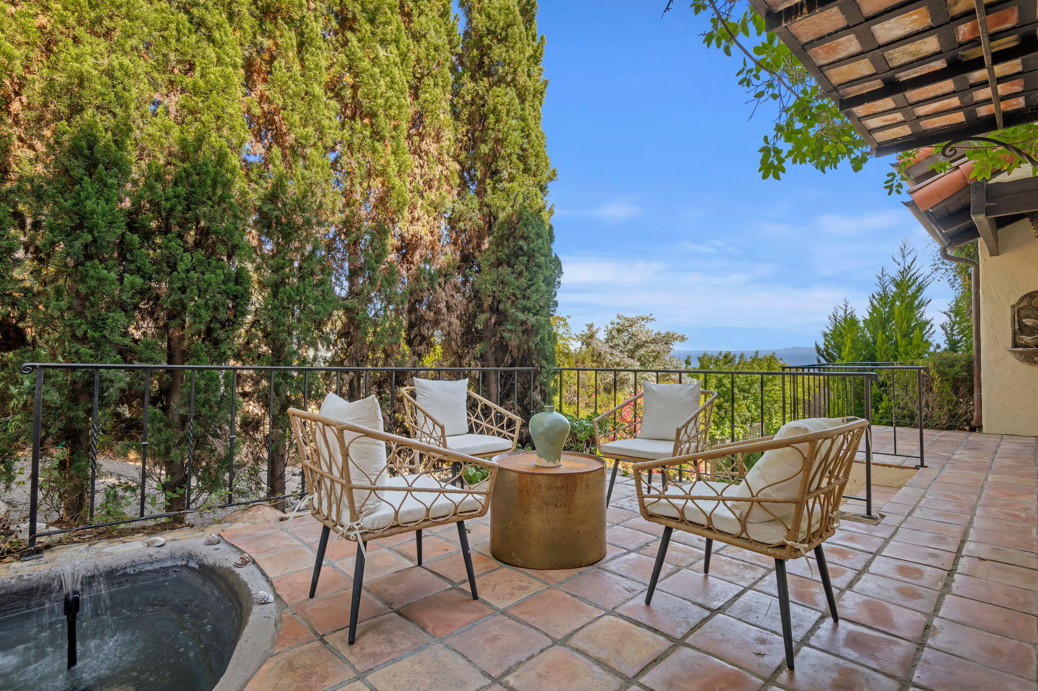 1403 Alameda Padre Serra