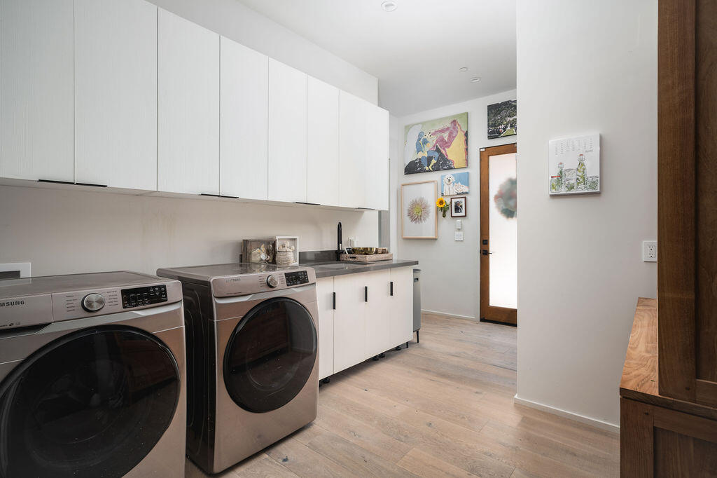 Santa Ynez, California 93460, United States, 4 Bedrooms Bedrooms, ,4 BathroomsBathrooms,Residential,Active,161661