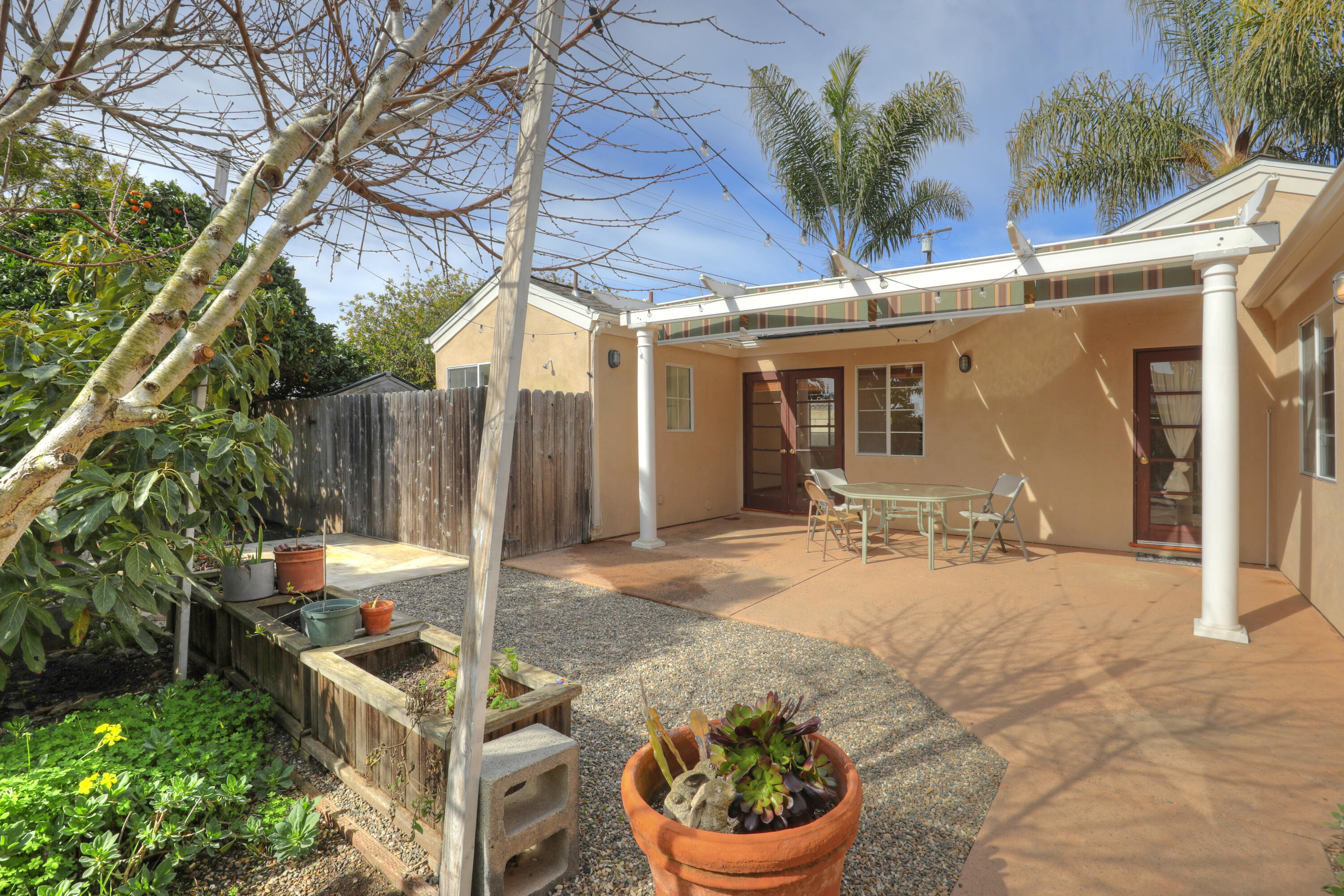 Santa Barbara, California 93109, United States, 3 Bedrooms Bedrooms, ,2 BathroomsBathrooms,Residential,Pending,99223