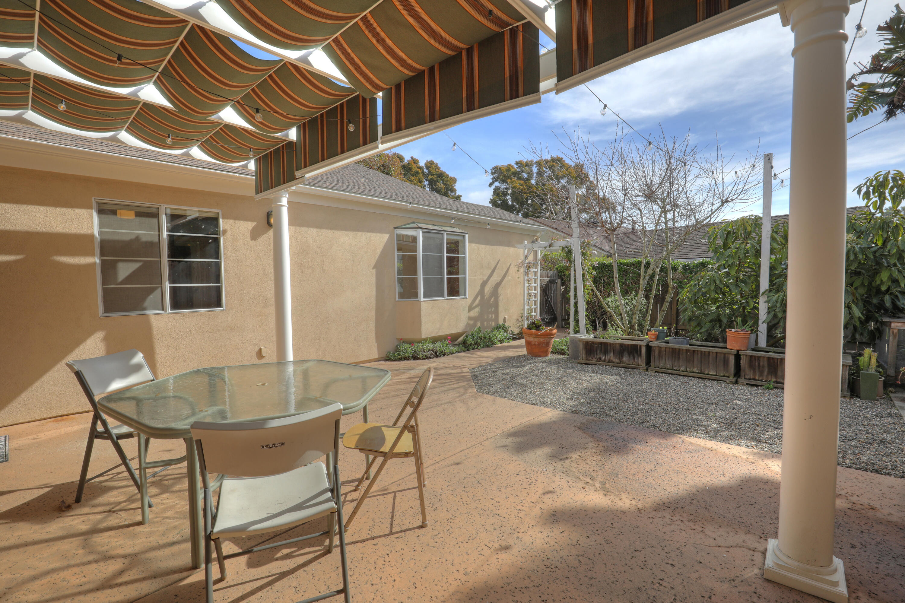 Santa Barbara, California 93109, United States, 3 Bedrooms Bedrooms, ,2 BathroomsBathrooms,Residential,Pending,99223