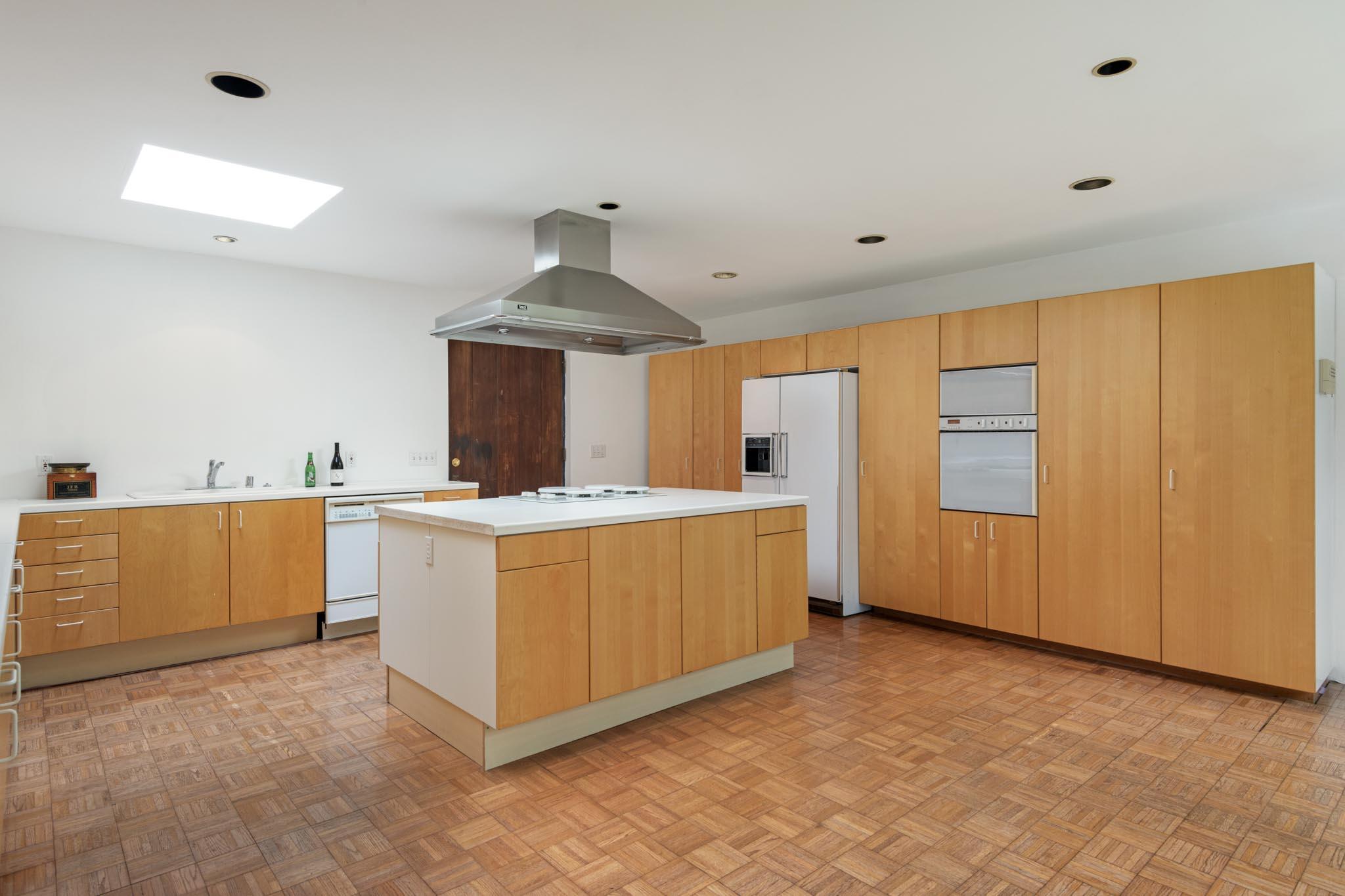 Santa Barbara, California 93108, United States, 4 Bedrooms Bedrooms, ,4 BathroomsBathrooms,Residential,Active,112932