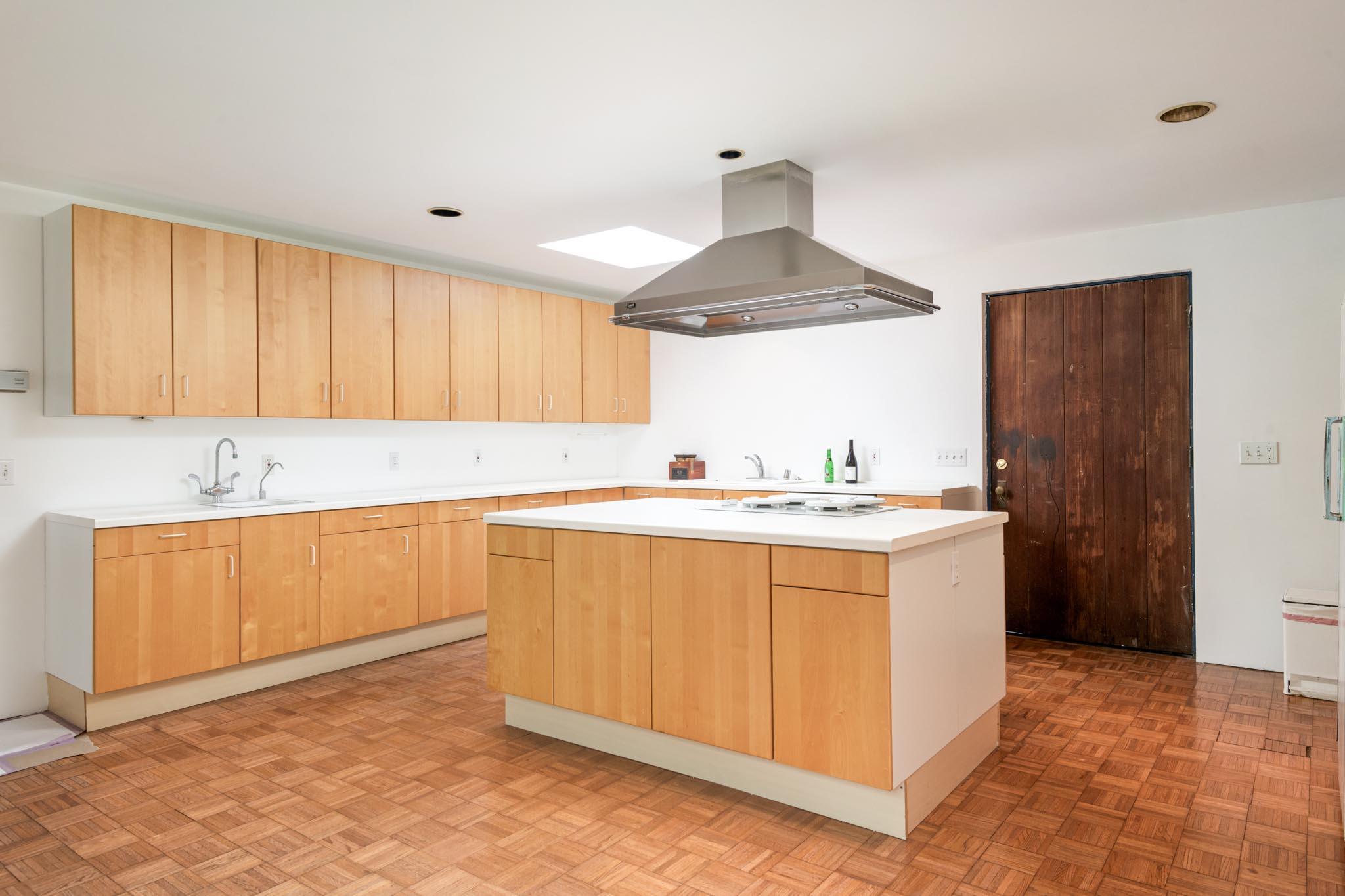 Santa Barbara, California 93108, United States, 4 Bedrooms Bedrooms, ,4 BathroomsBathrooms,Residential,Active,112932