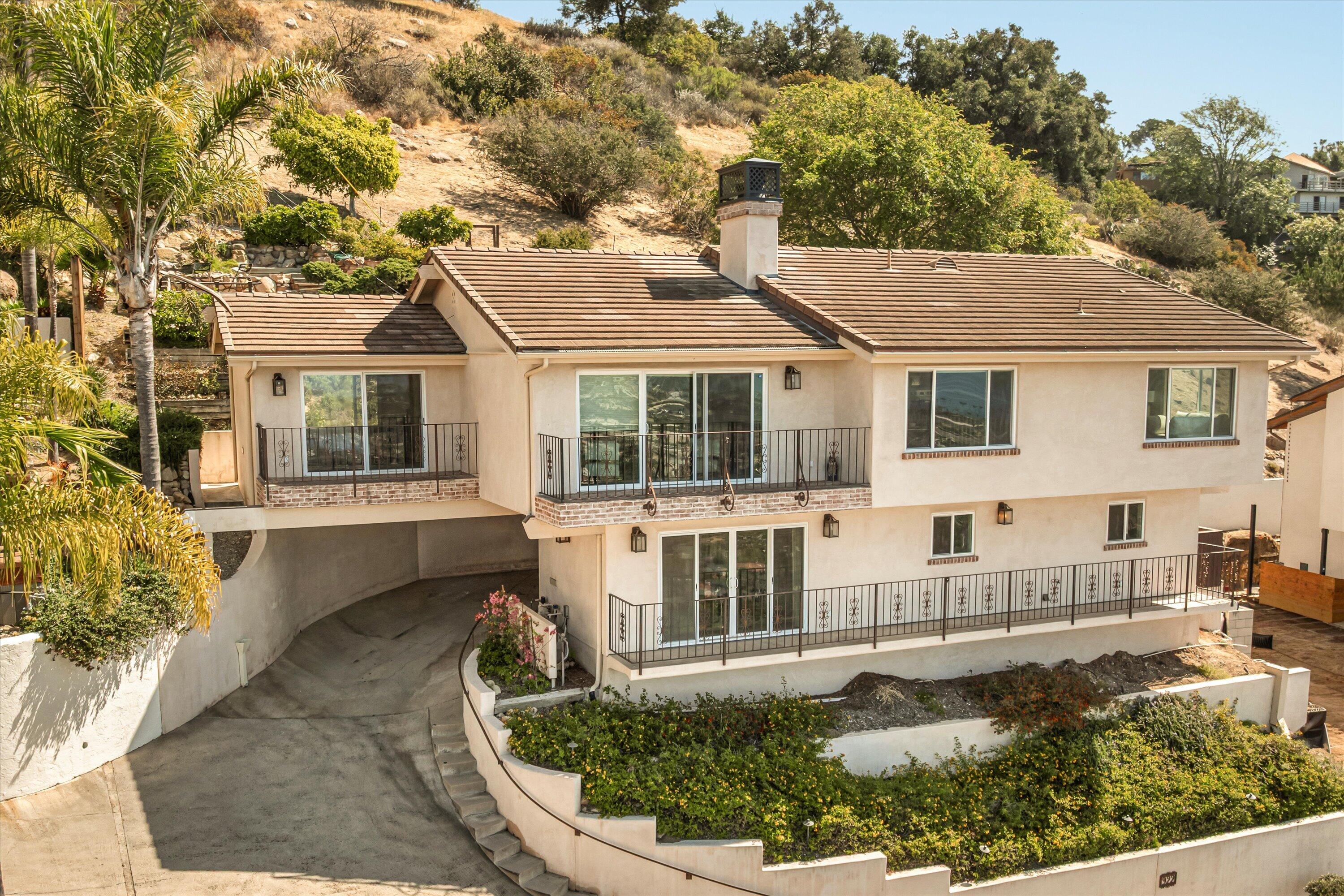 922 Roble Lane
