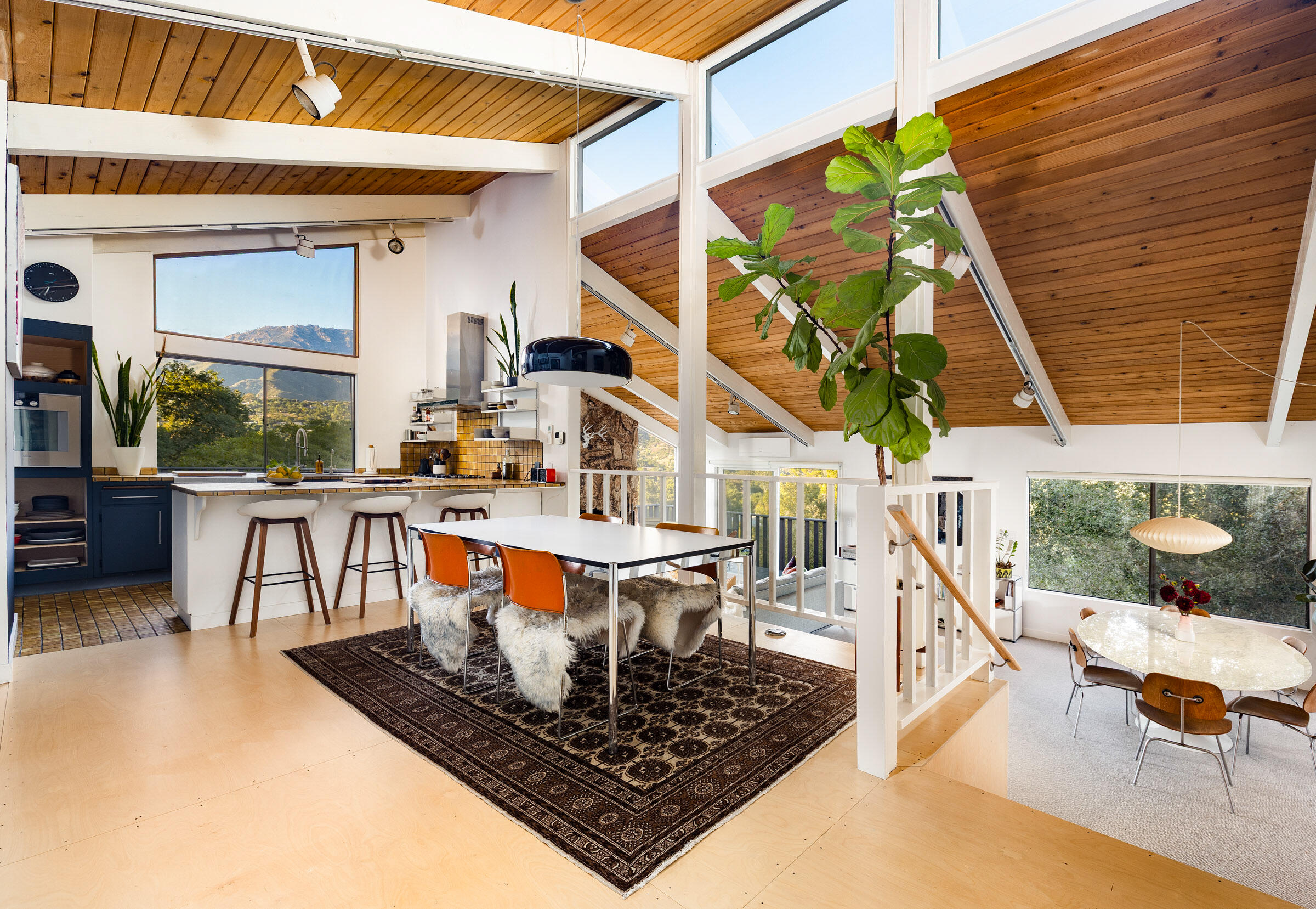 Santa Barbara, California 93103, United States, 3 Bedrooms Bedrooms, ,3 BathroomsBathrooms,Residential,Active,196079