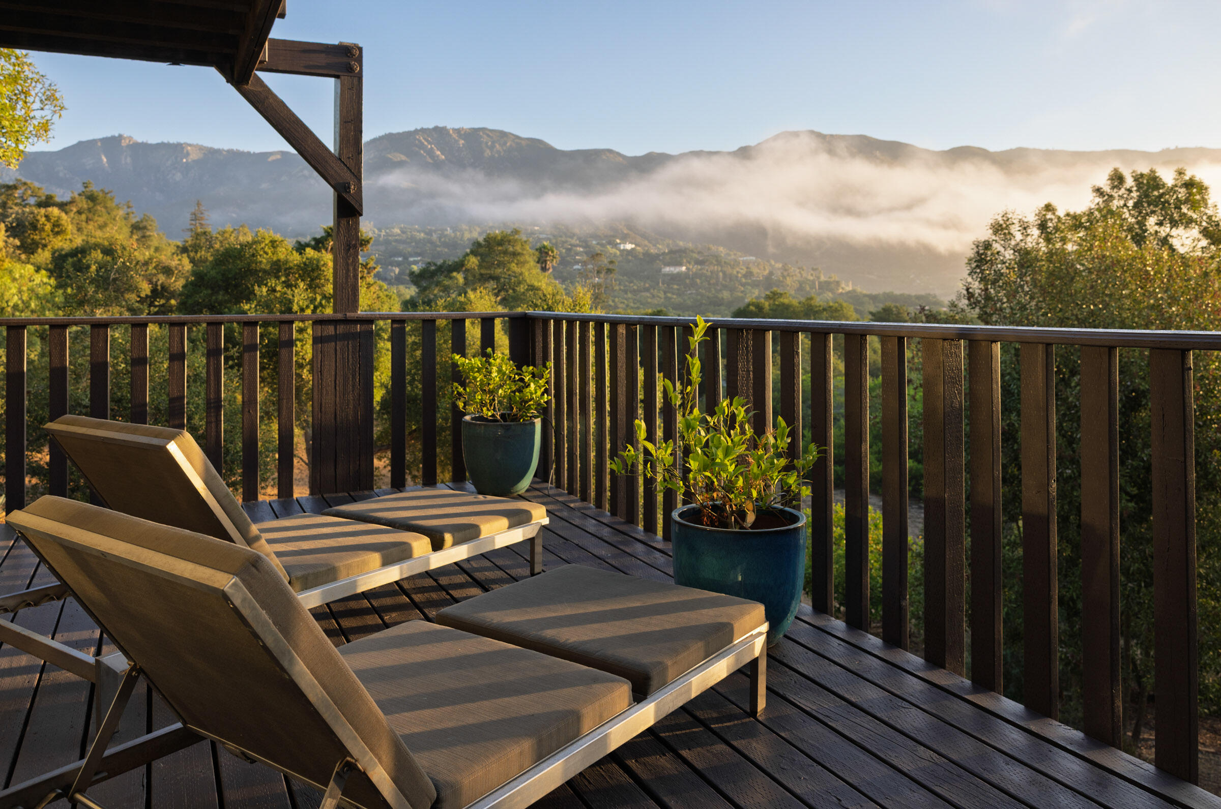 Santa Barbara, California 93103, United States, 3 Bedrooms Bedrooms, ,3 BathroomsBathrooms,Residential,Active,196079