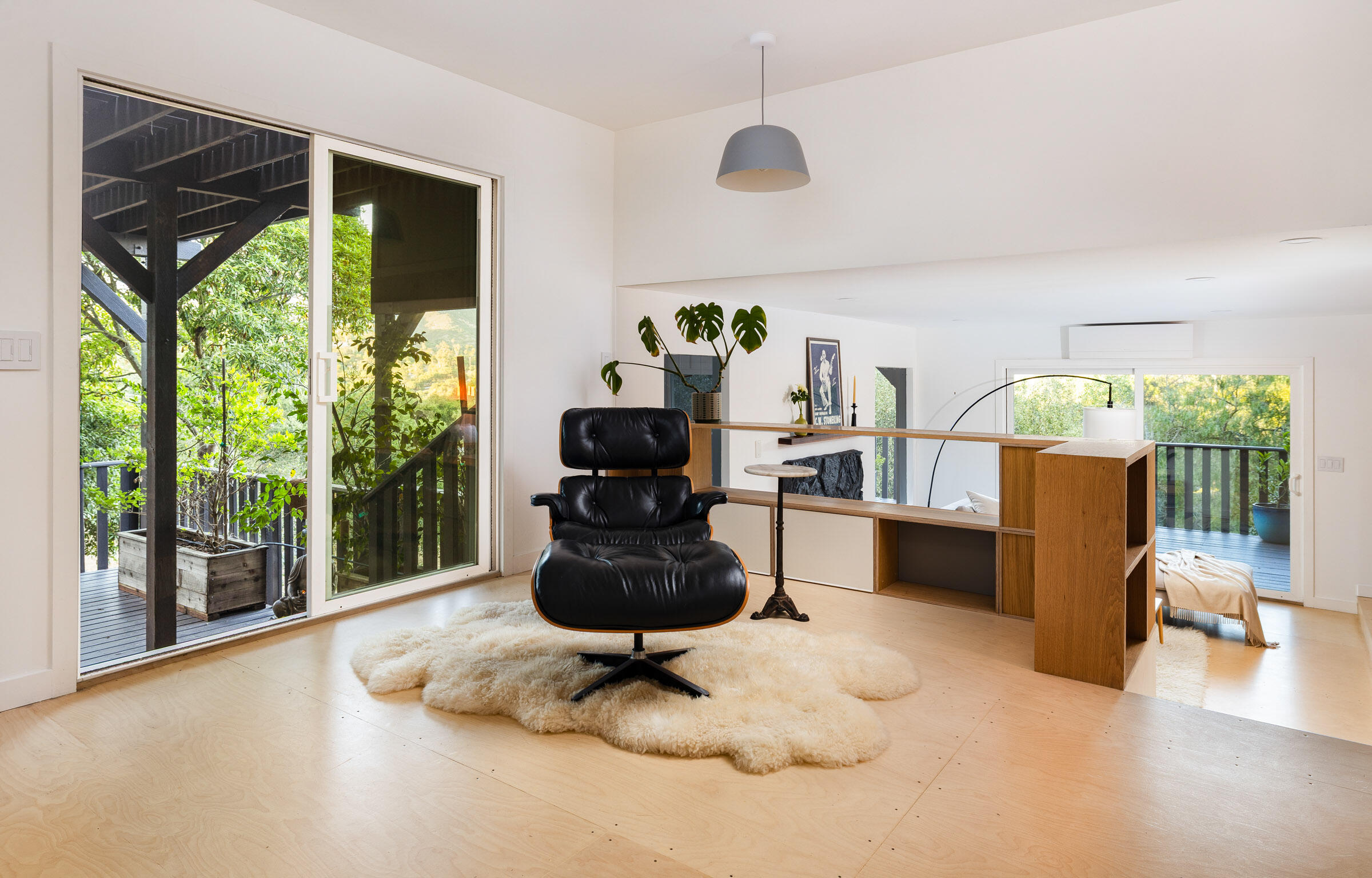 Santa Barbara, California 93103, United States, 3 Bedrooms Bedrooms, ,3 BathroomsBathrooms,Residential,Active,196079