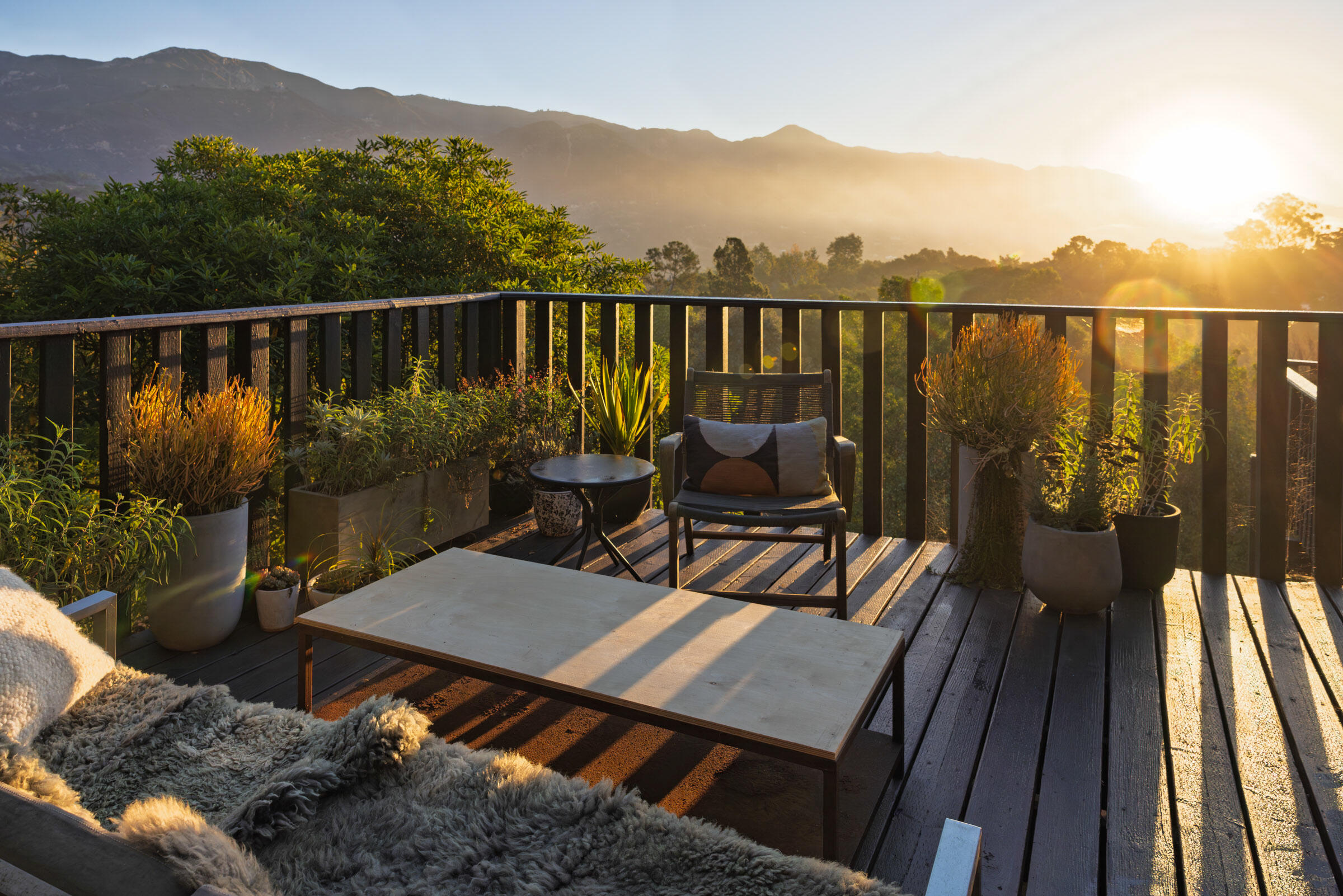 Santa Barbara, California 93103, United States, 3 Bedrooms Bedrooms, ,3 BathroomsBathrooms,Residential,Active,196079