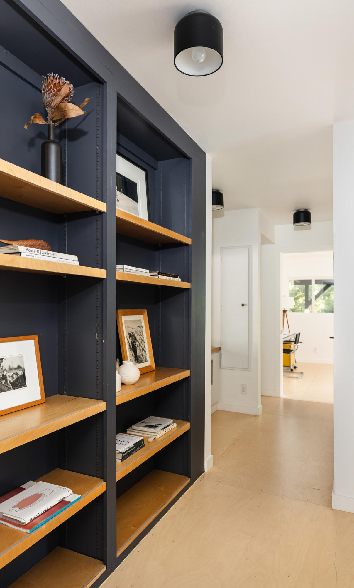 Santa Barbara, California 93103, United States, 3 Bedrooms Bedrooms, ,3 BathroomsBathrooms,Residential,Active,196079