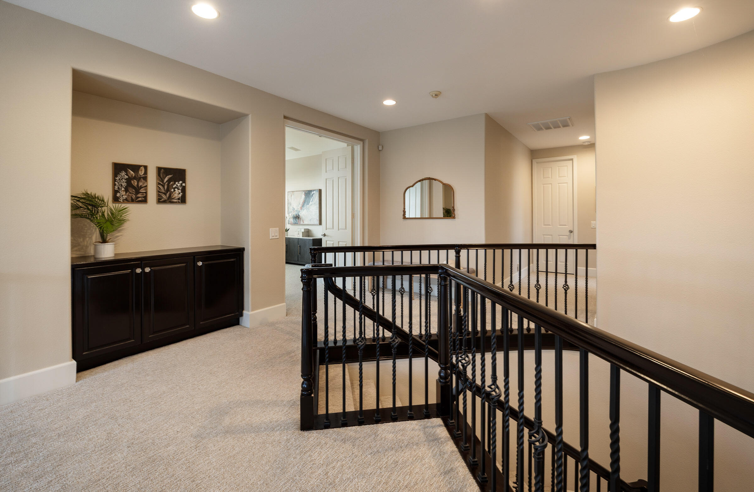 Camarillo, California 93010, United States, 5 Bedrooms Bedrooms, ,5 BathroomsBathrooms,Residential,Active,178630