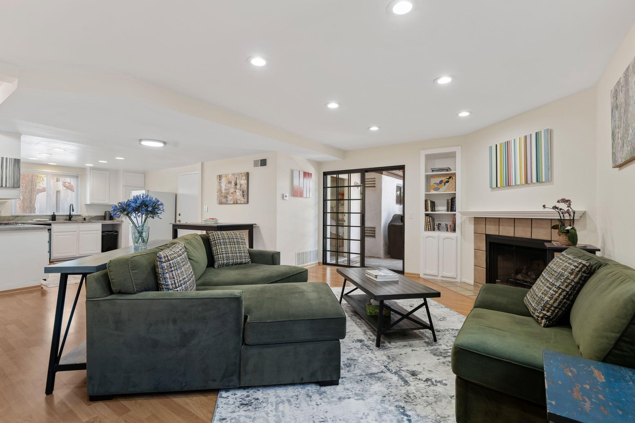 2086 Cliff Drive