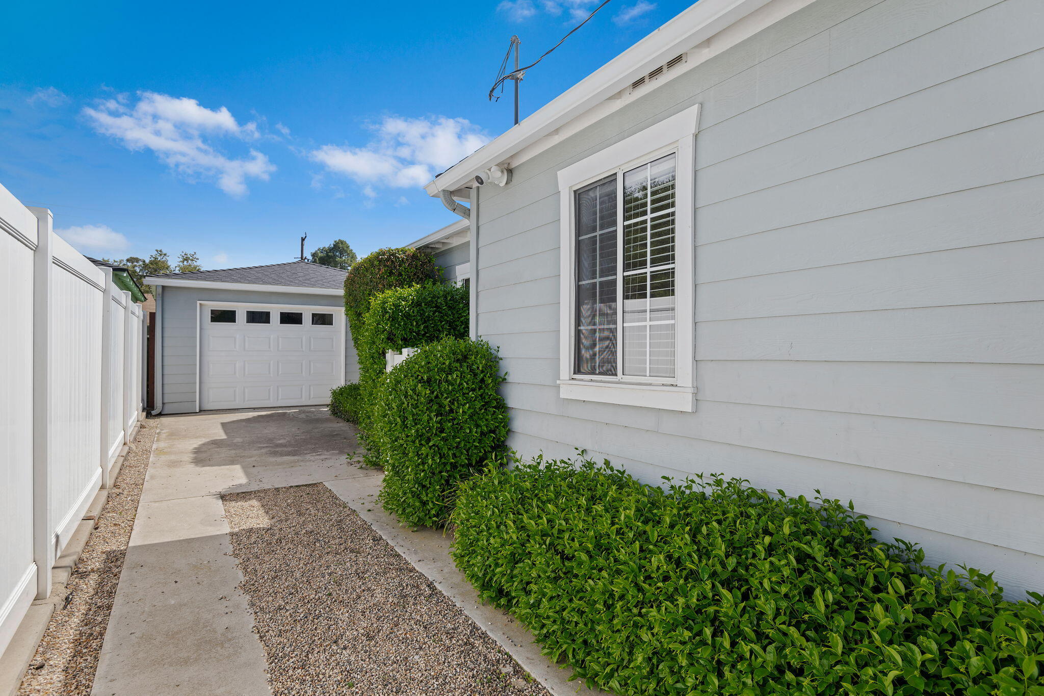 Santa Barbara, California 93105, United States, 3 Bedrooms Bedrooms, ,2 BathroomsBathrooms,Residential,Active,119344