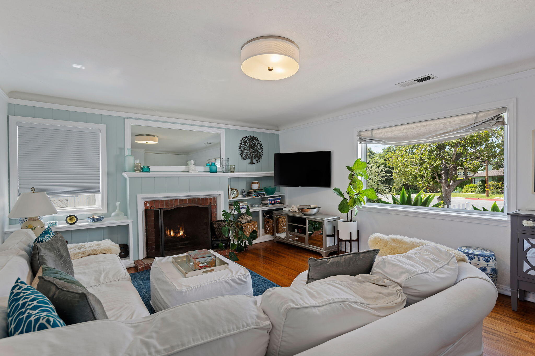 Santa Barbara, California 93105, United States, 3 Bedrooms Bedrooms, ,2 BathroomsBathrooms,Residential,Active,119344