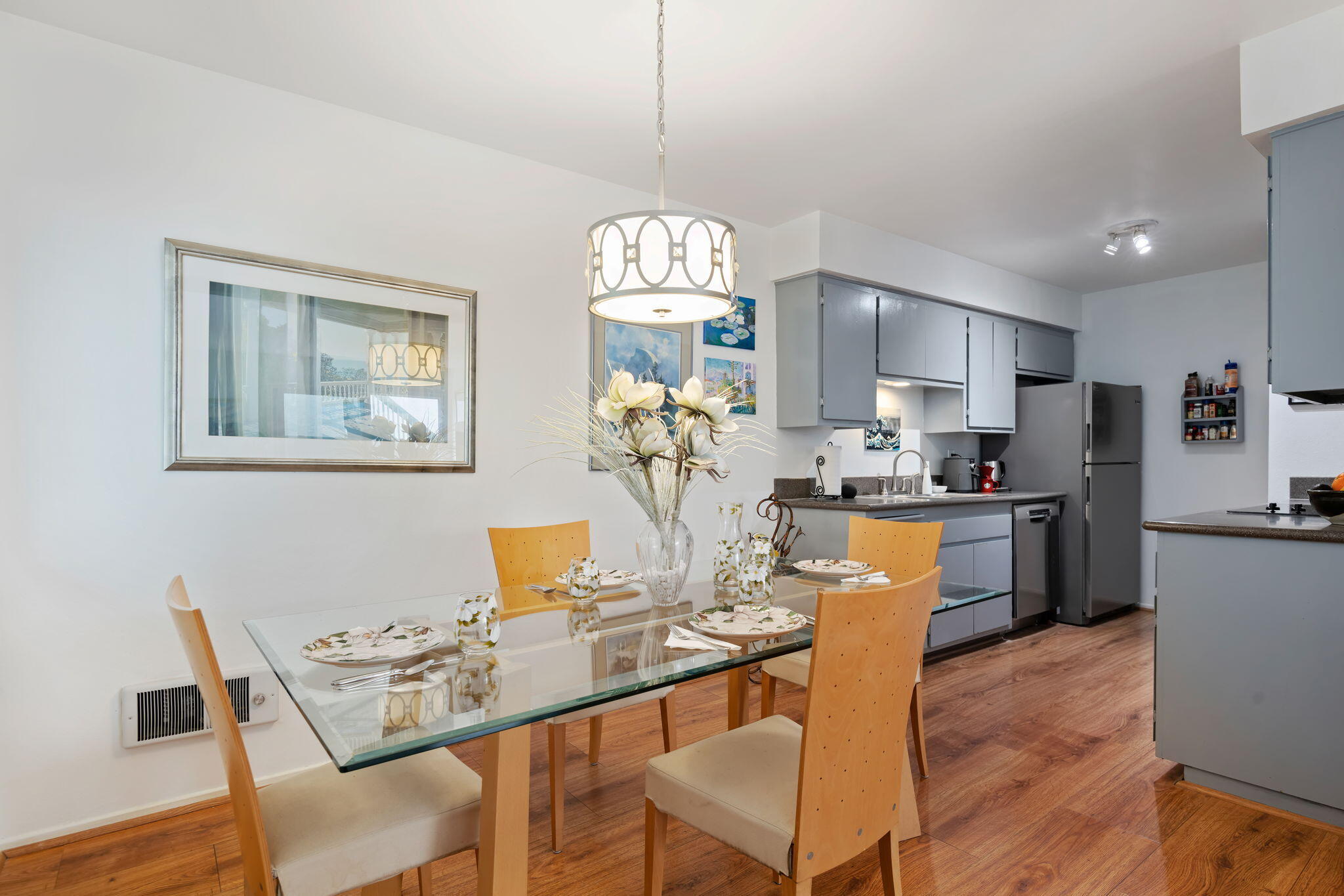 Goleta, California 93117, United States, 2 Bedrooms Bedrooms, ,1 BathroomBathrooms,Residential,Pending,87721