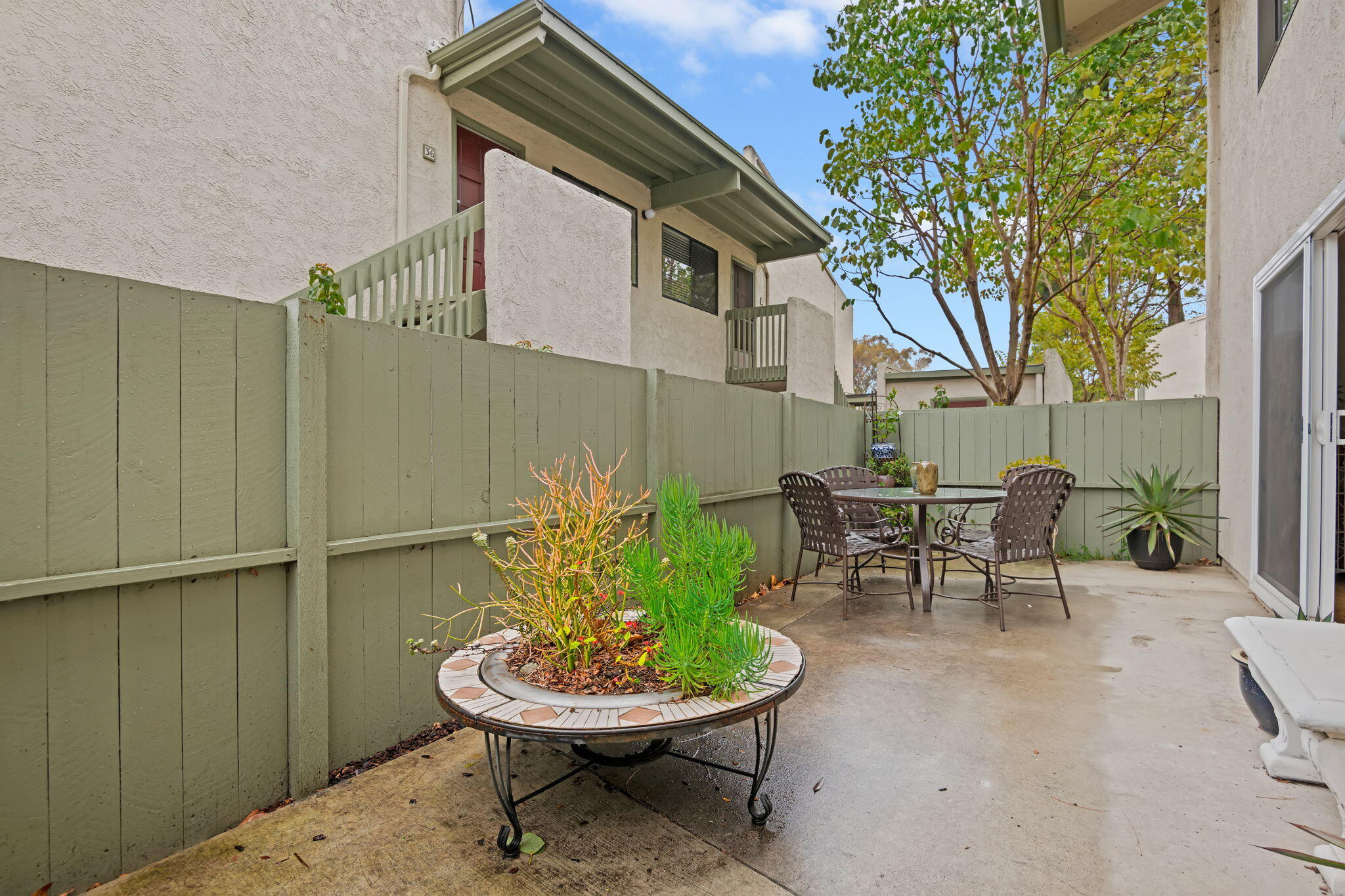 Goleta, California 93117, United States, 2 Bedrooms Bedrooms, ,1 BathroomBathrooms,Residential,Pending,87721