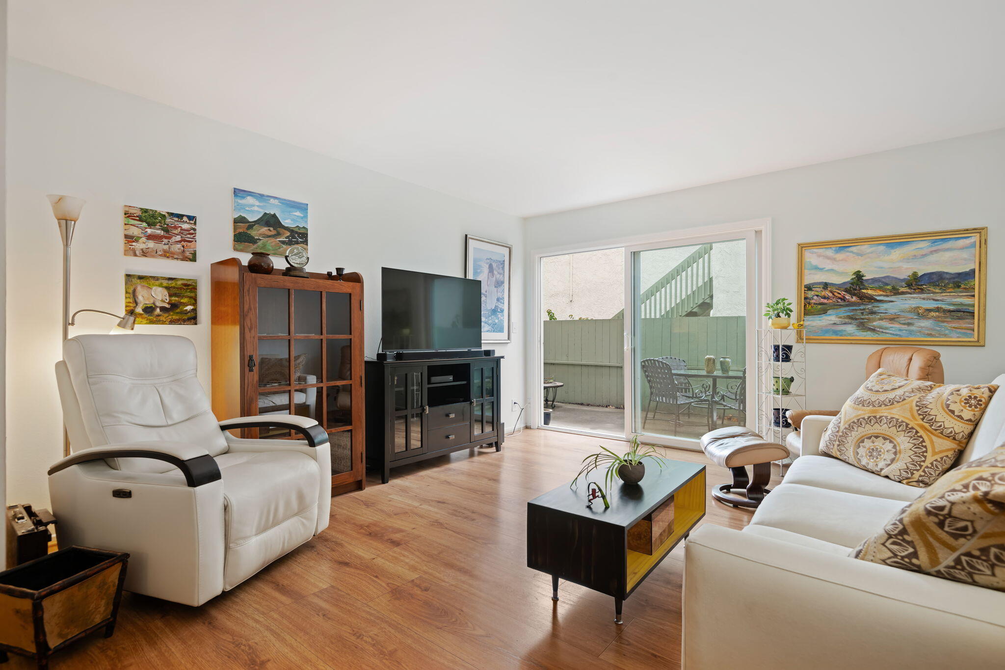 Goleta, California 93117, United States, 2 Bedrooms Bedrooms, ,1 BathroomBathrooms,Residential,Pending,87721