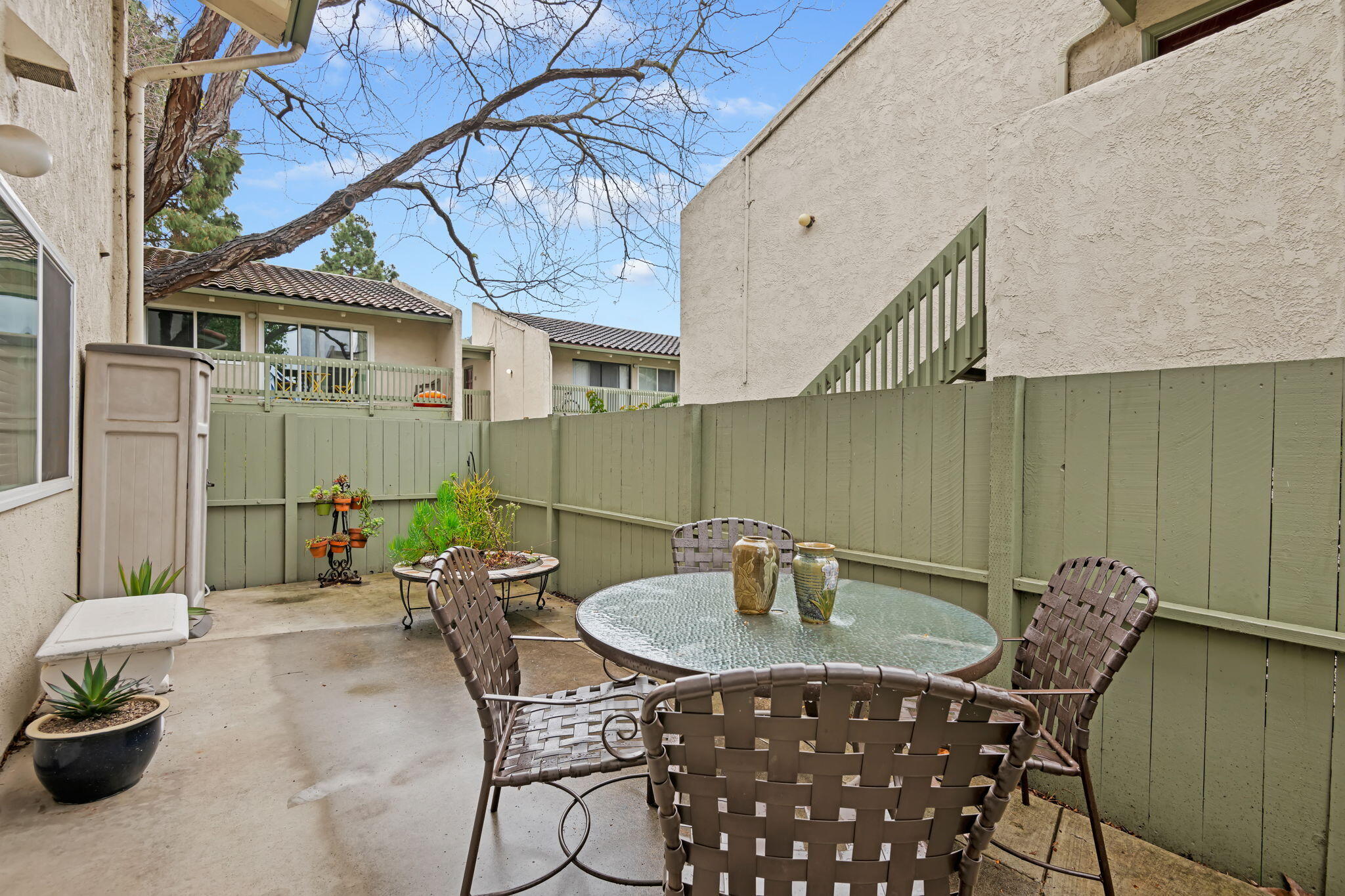 Goleta, California 93117, United States, 2 Bedrooms Bedrooms, ,1 BathroomBathrooms,Residential,Pending,87721