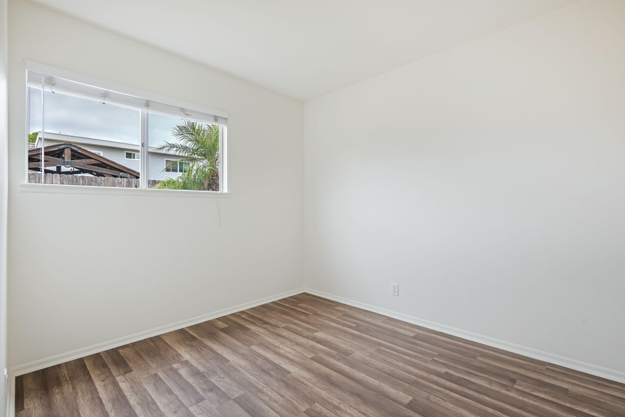 Oxnard, California 93036, United States, 3 Bedrooms Bedrooms, ,2 BathroomsBathrooms,Residential,Pending,180994