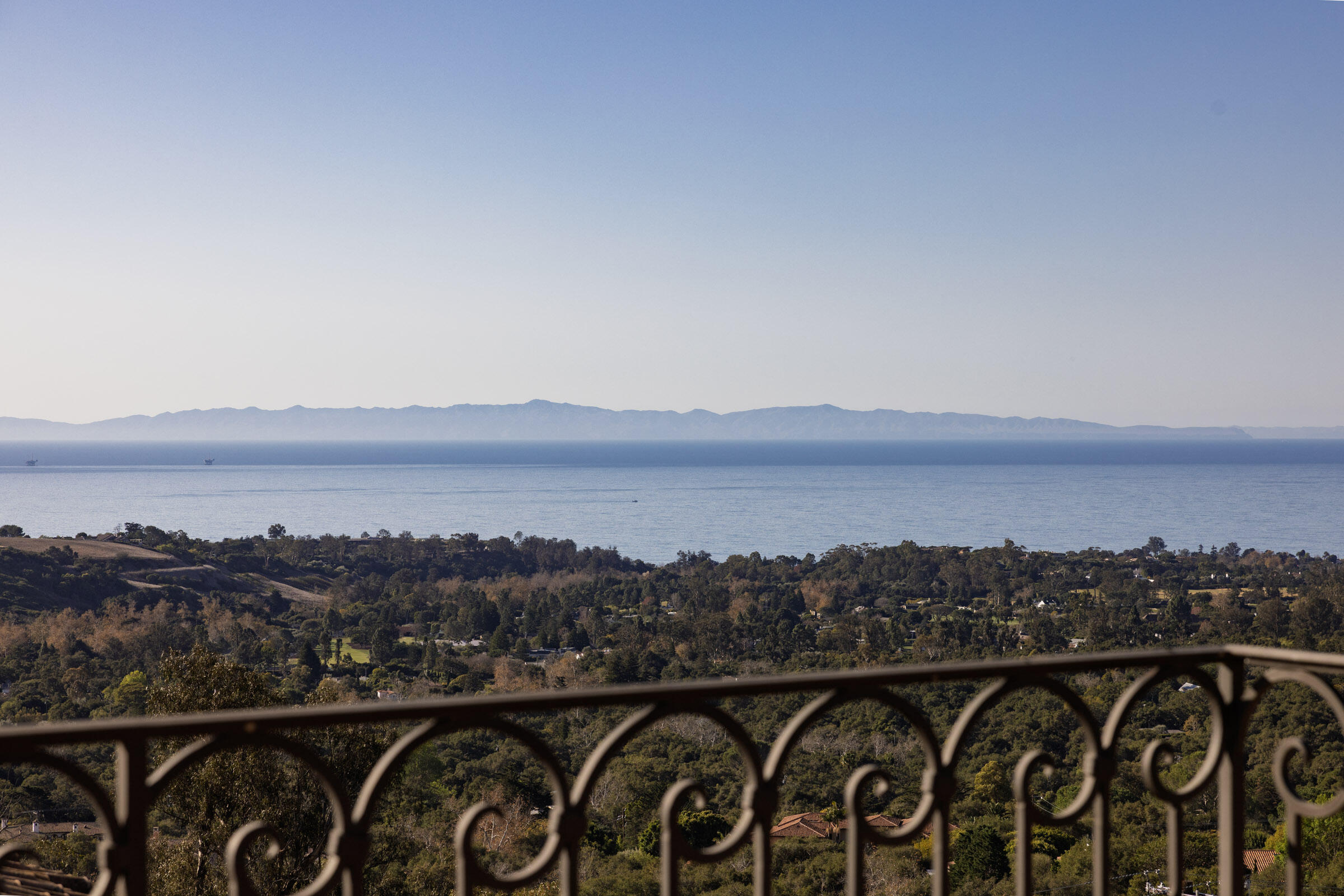 Montecito, California 93108, United States, 5 Bedrooms Bedrooms, ,6 BathroomsBathrooms,Residential,Active,104411