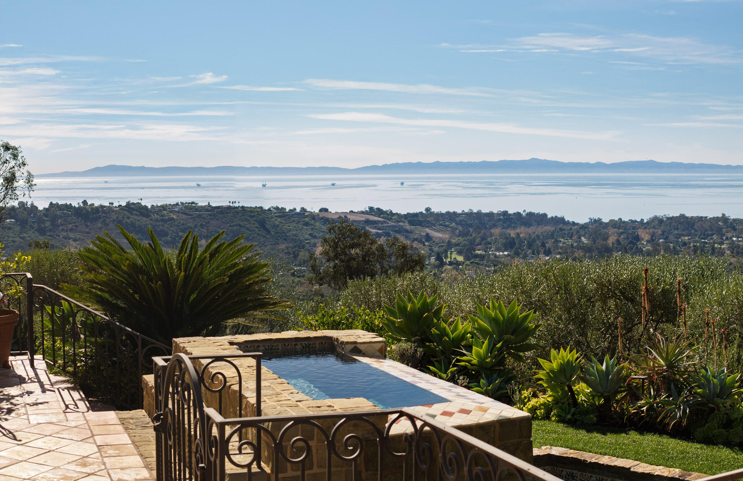 Montecito, California 93108, United States, 5 Bedrooms Bedrooms, ,6 BathroomsBathrooms,Residential,Active,104411