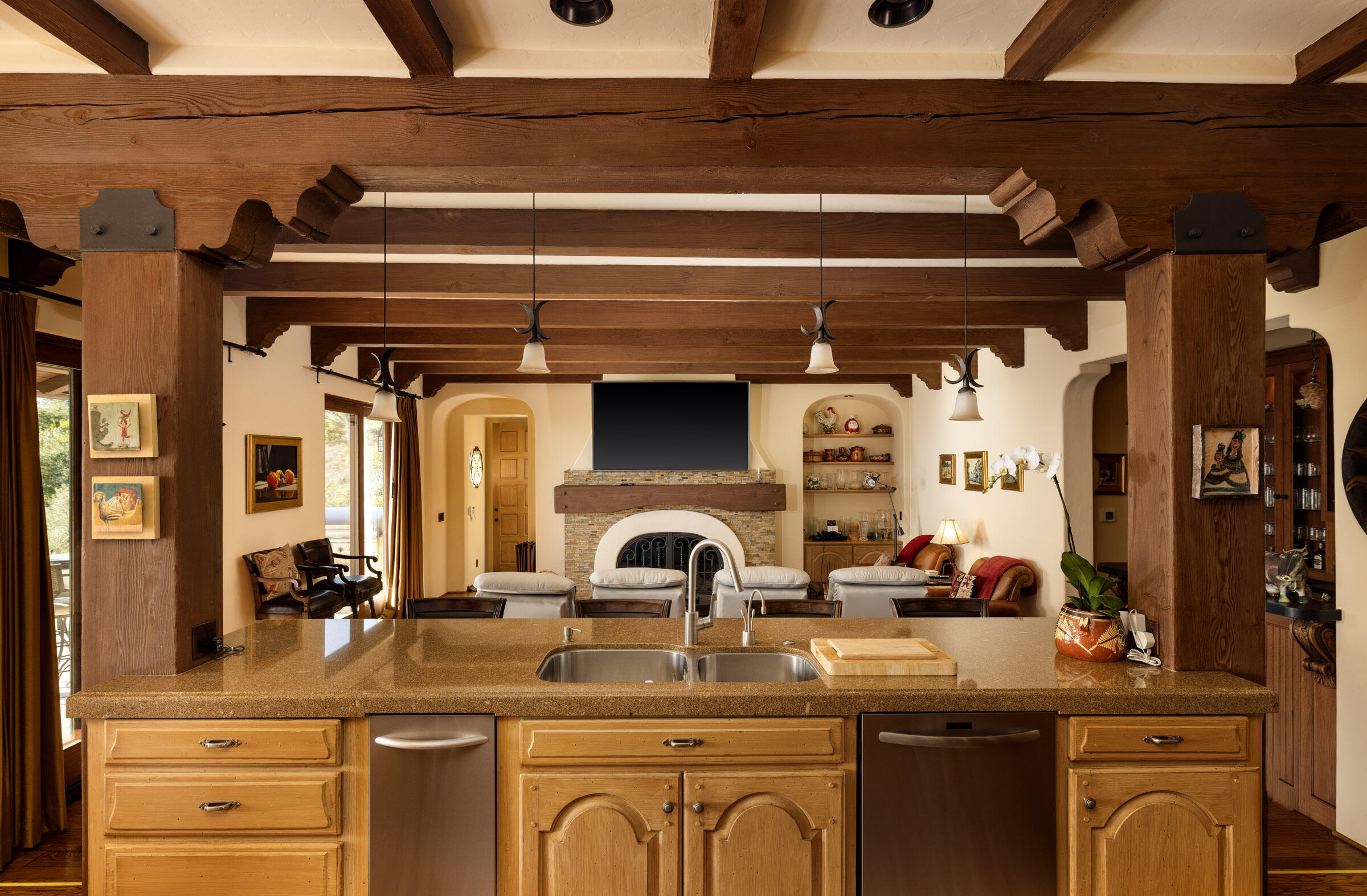 Montecito, California 93108, United States, 5 Bedrooms Bedrooms, ,6 BathroomsBathrooms,Residential,Active,104411