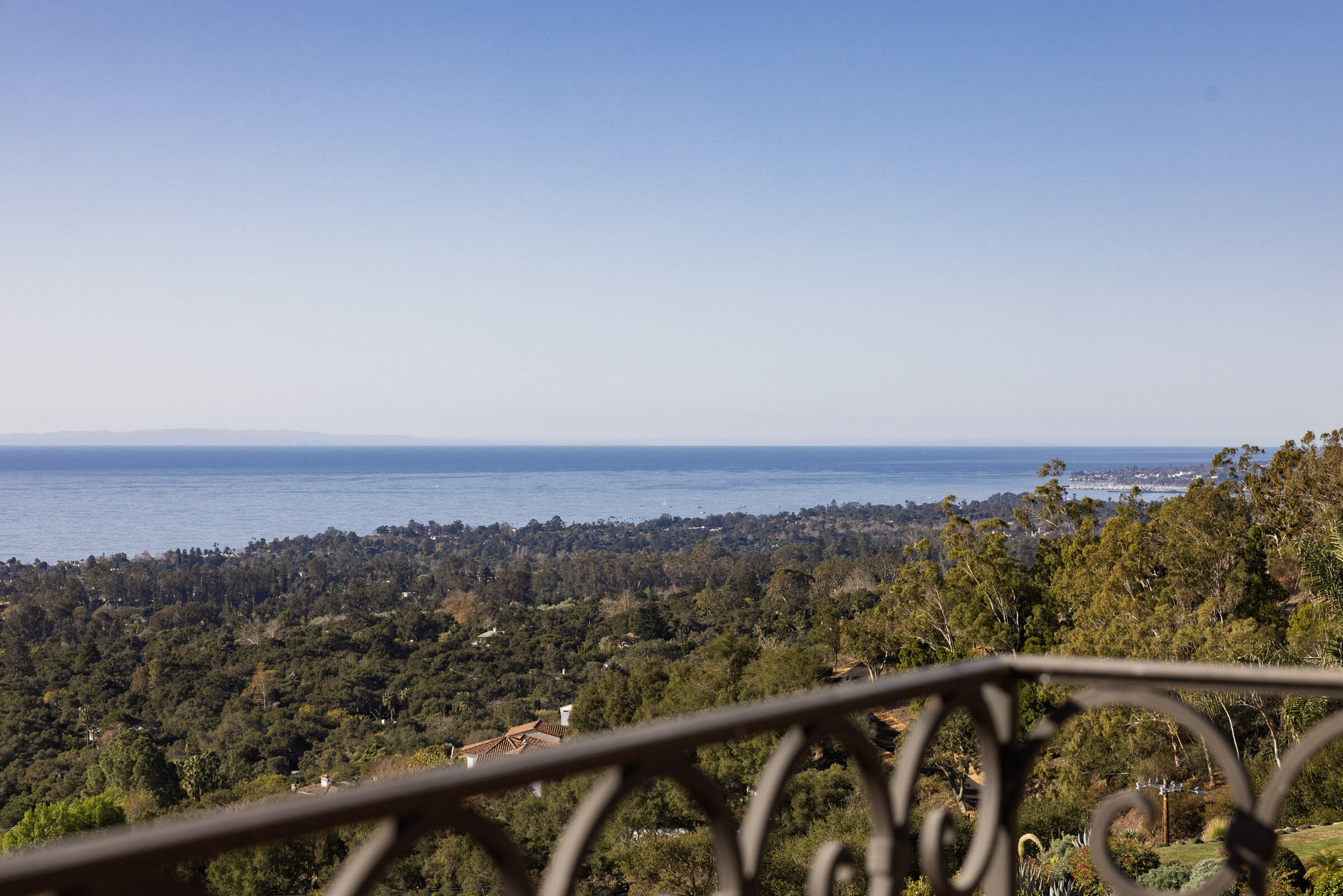 Montecito, California 93108, United States, 5 Bedrooms Bedrooms, ,6 BathroomsBathrooms,Residential,Active,104411