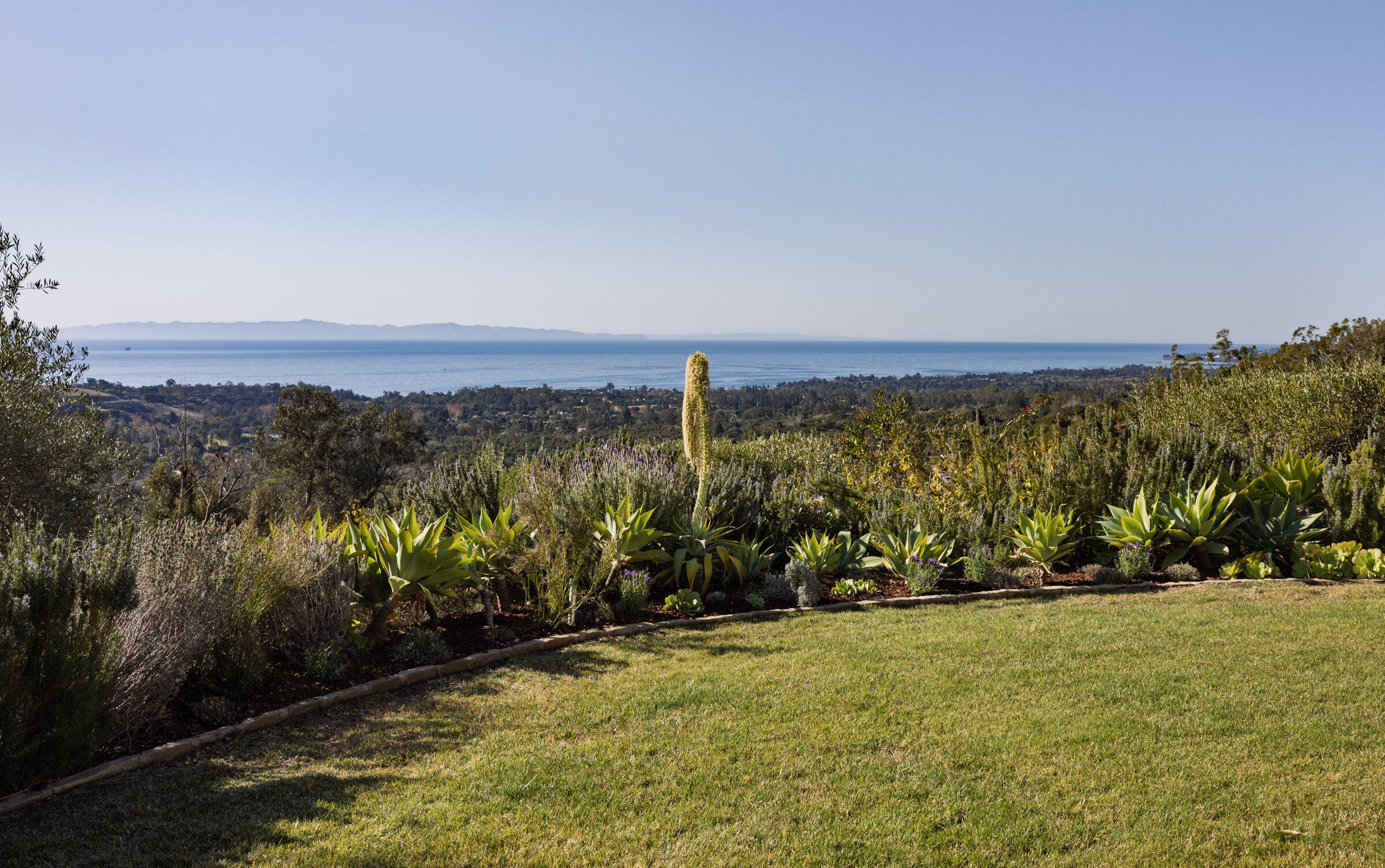 Montecito, California 93108, United States, 5 Bedrooms Bedrooms, ,6 BathroomsBathrooms,Residential,Active,104411