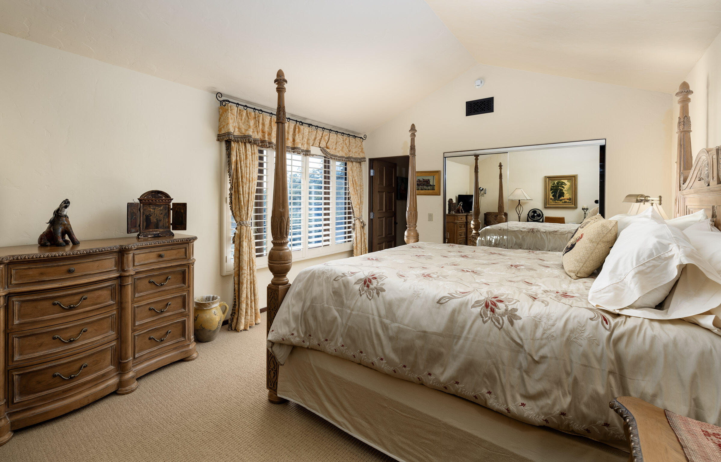 Montecito, California 93108, United States, 5 Bedrooms Bedrooms, ,6 BathroomsBathrooms,Residential,Active,104411