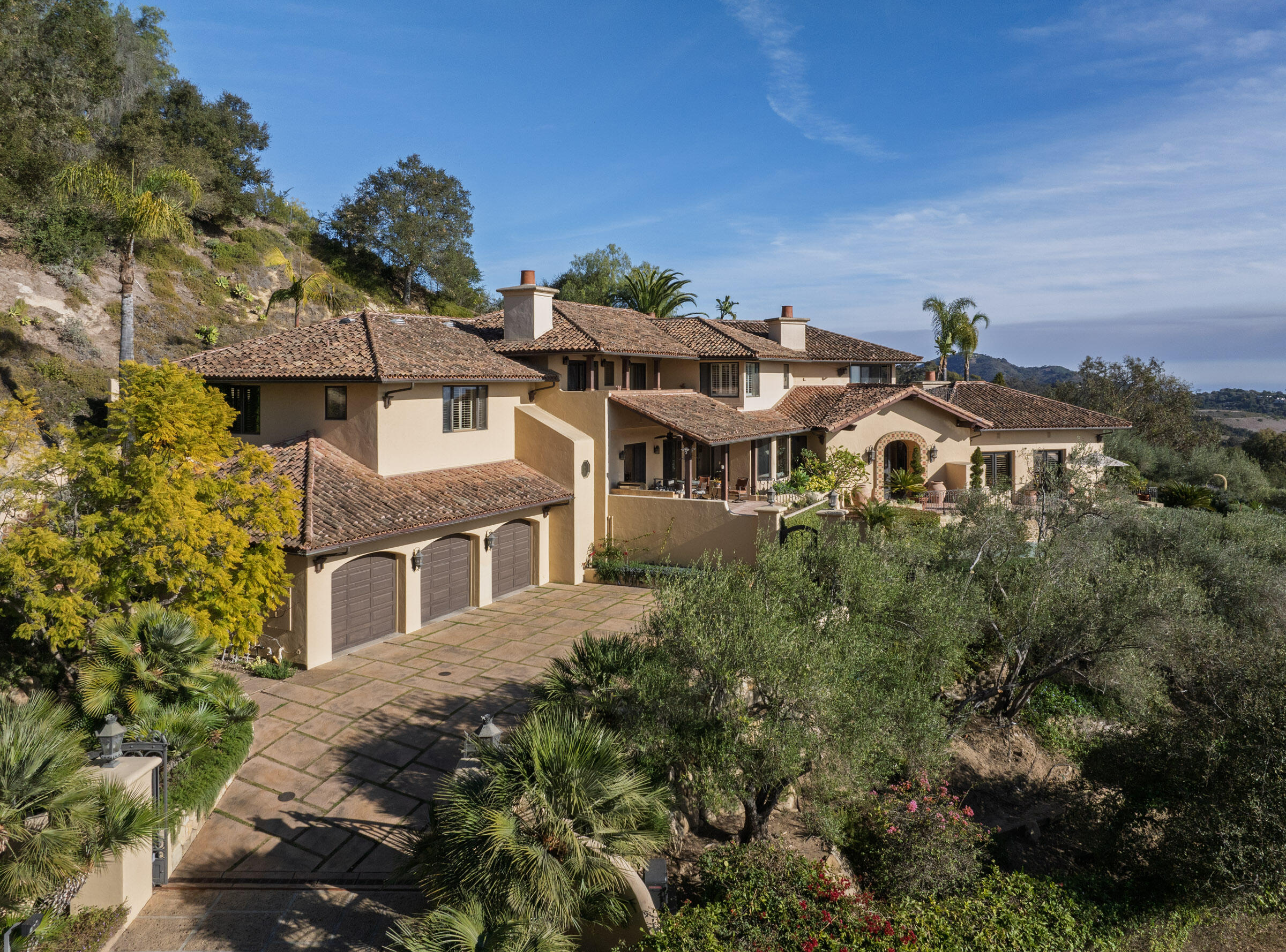 Montecito, California 93108, United States, 5 Bedrooms Bedrooms, ,6 BathroomsBathrooms,Residential,Active,104411