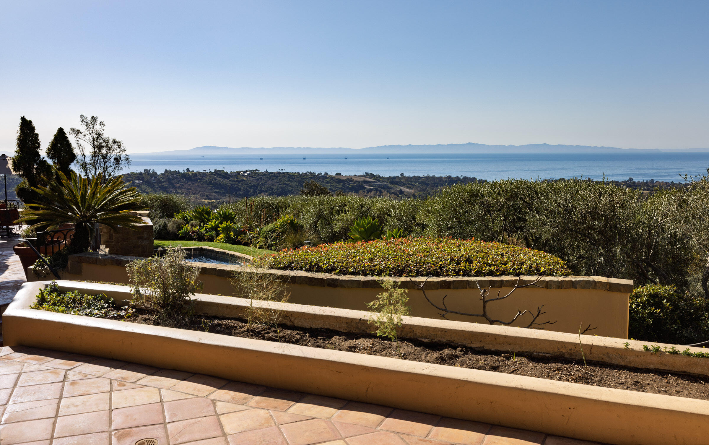 Montecito, California 93108, United States, 5 Bedrooms Bedrooms, ,6 BathroomsBathrooms,Residential,Active,104411