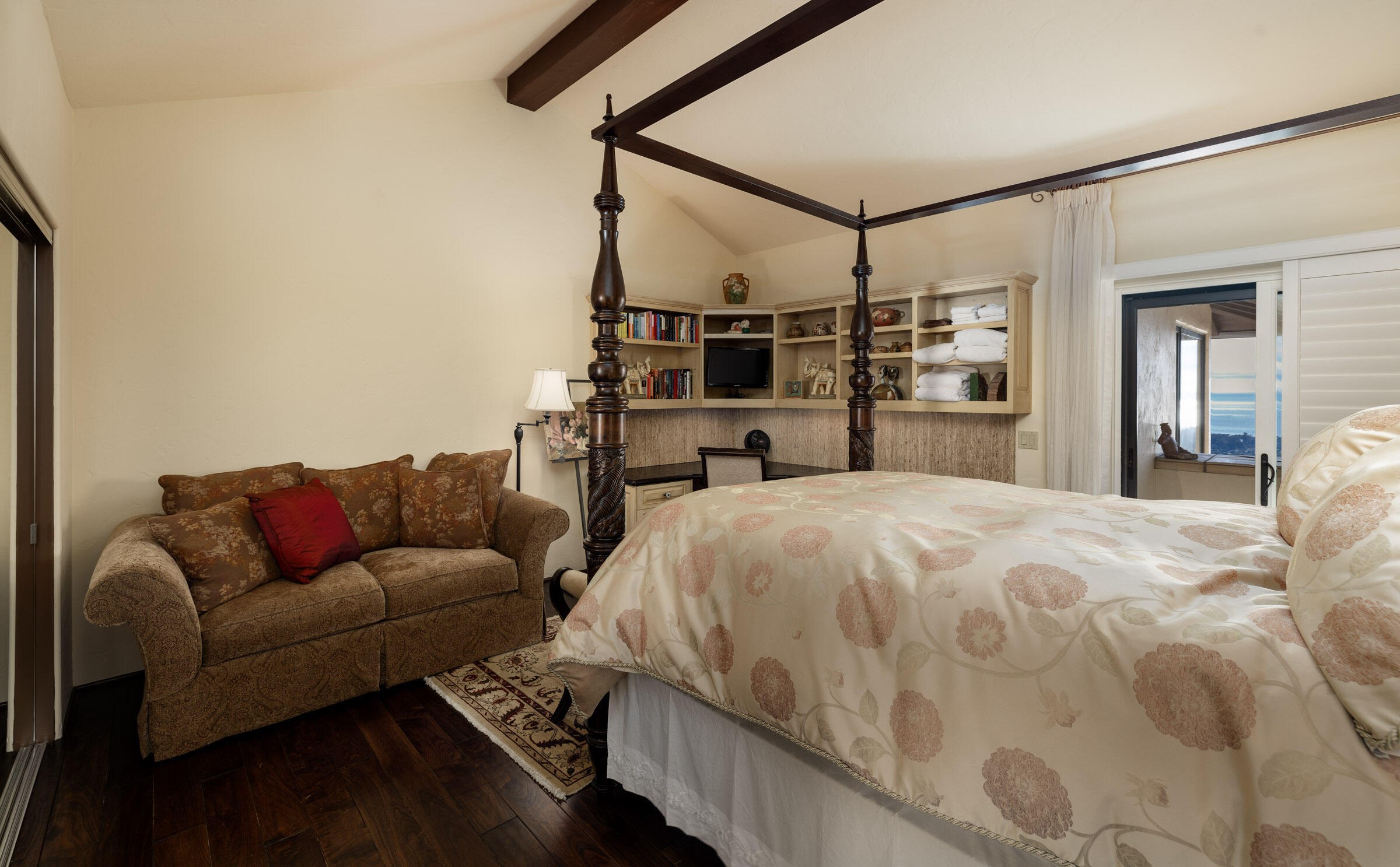 Montecito, California 93108, United States, 5 Bedrooms Bedrooms, ,6 BathroomsBathrooms,Residential,Active,104411