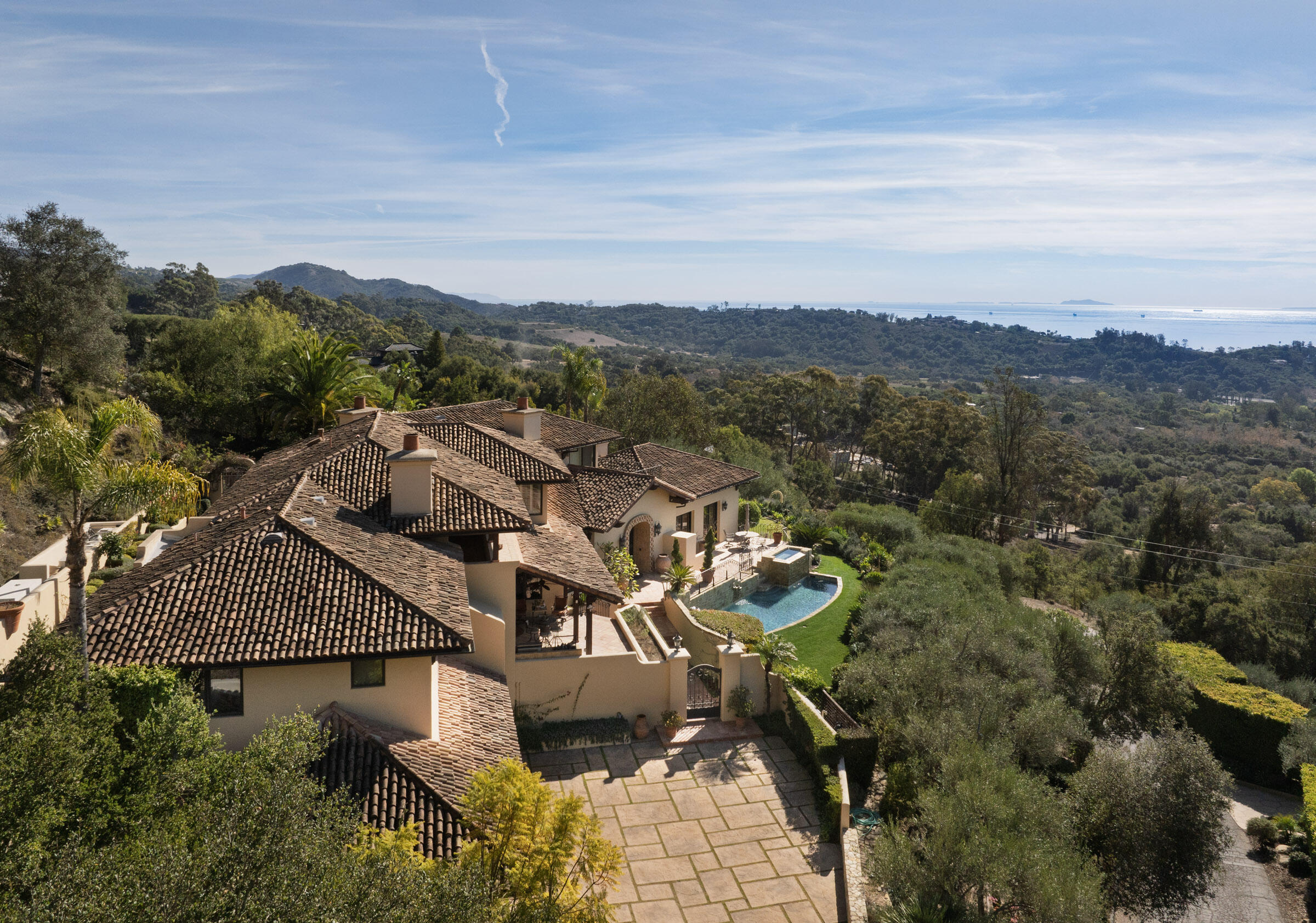 Montecito, California 93108, United States, 5 Bedrooms Bedrooms, ,6 BathroomsBathrooms,Residential,Active,104411