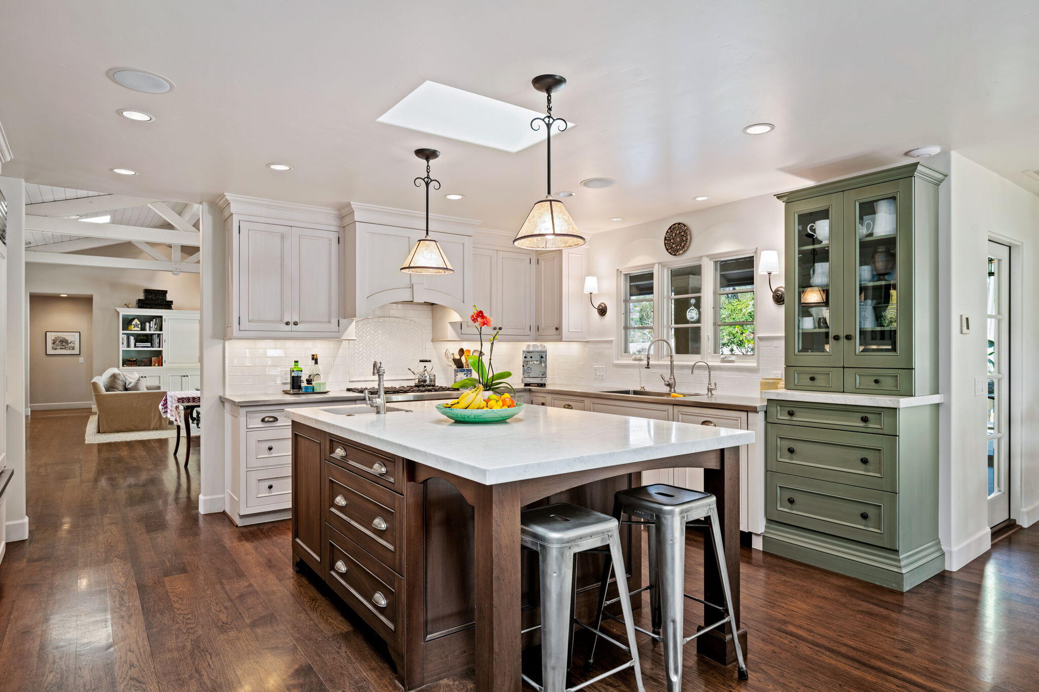 Santa Barbara, California 93105, United States, 3 Bedrooms Bedrooms, ,3 BathroomsBathrooms,Residential,Pending,2175