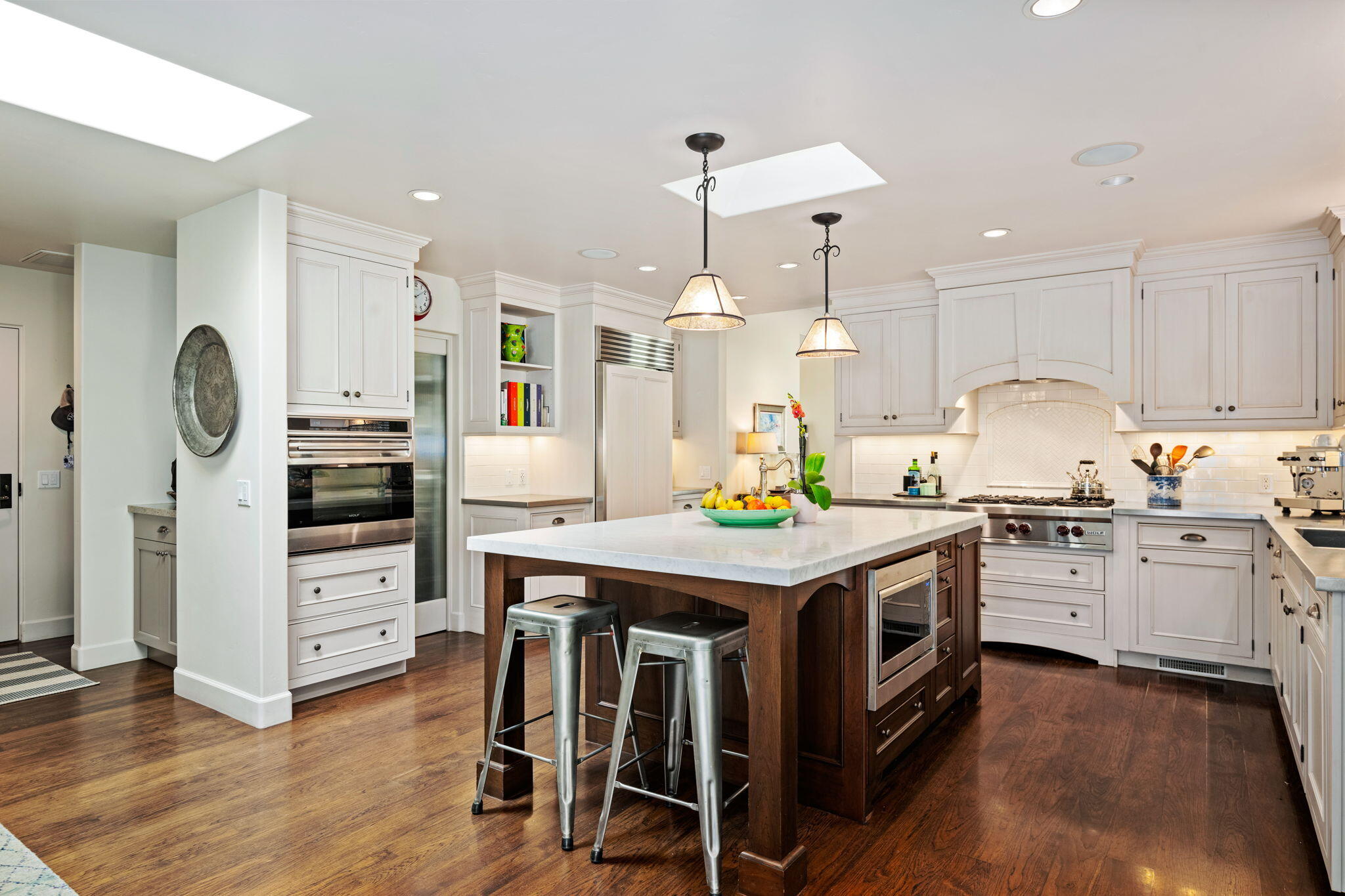 Santa Barbara, California 93105, United States, 3 Bedrooms Bedrooms, ,3 BathroomsBathrooms,Residential,Pending,2175