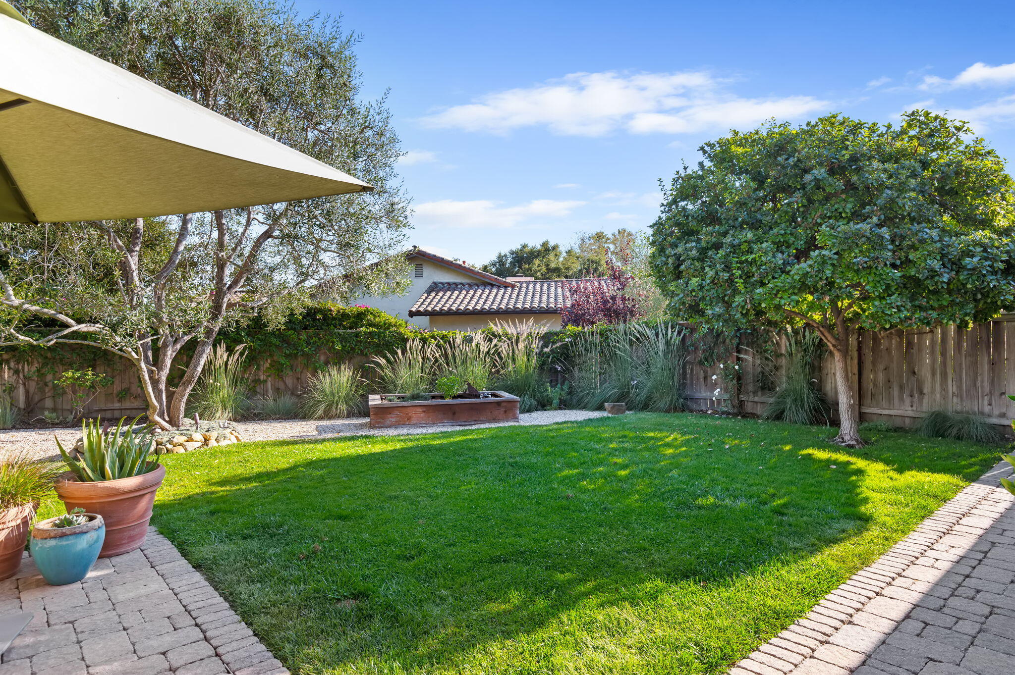 Santa Barbara, California 93105, United States, 3 Bedrooms Bedrooms, ,3 BathroomsBathrooms,Residential,Pending,2175