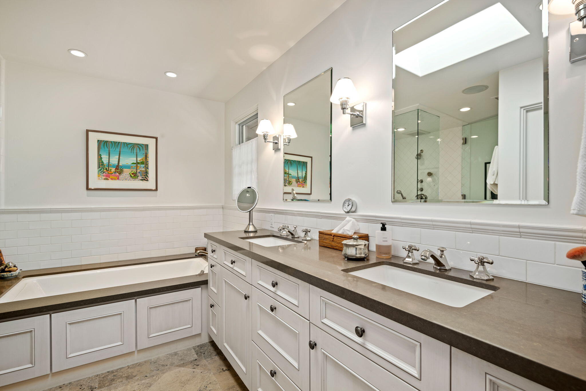 Santa Barbara, California 93105, United States, 3 Bedrooms Bedrooms, ,3 BathroomsBathrooms,Residential,Pending,2175