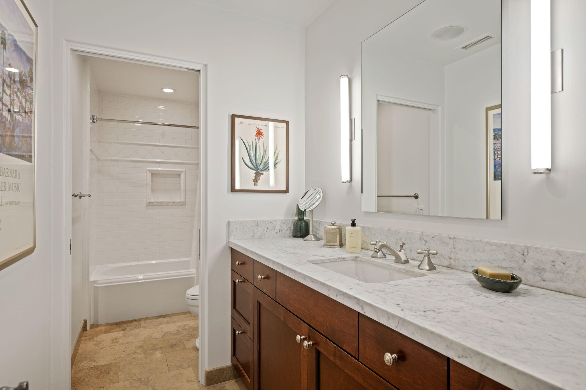 Santa Barbara, California 93105, United States, 3 Bedrooms Bedrooms, ,3 BathroomsBathrooms,Residential,Pending,2175