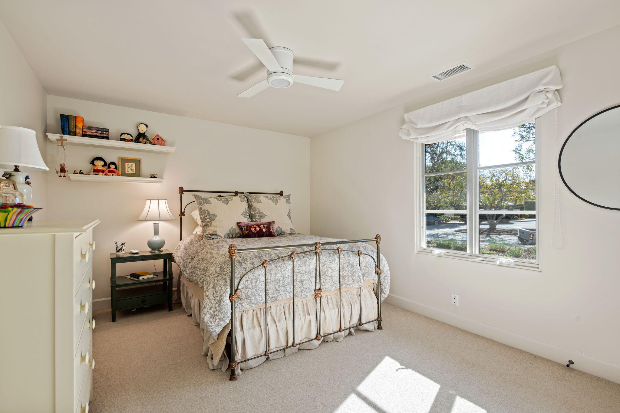 Santa Barbara, California 93105, United States, 3 Bedrooms Bedrooms, ,3 BathroomsBathrooms,Residential,Pending,2175