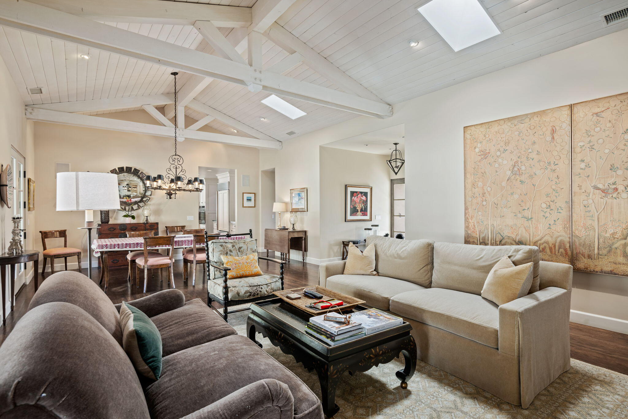 Santa Barbara, California 93105, United States, 3 Bedrooms Bedrooms, ,3 BathroomsBathrooms,Residential,Pending,2175