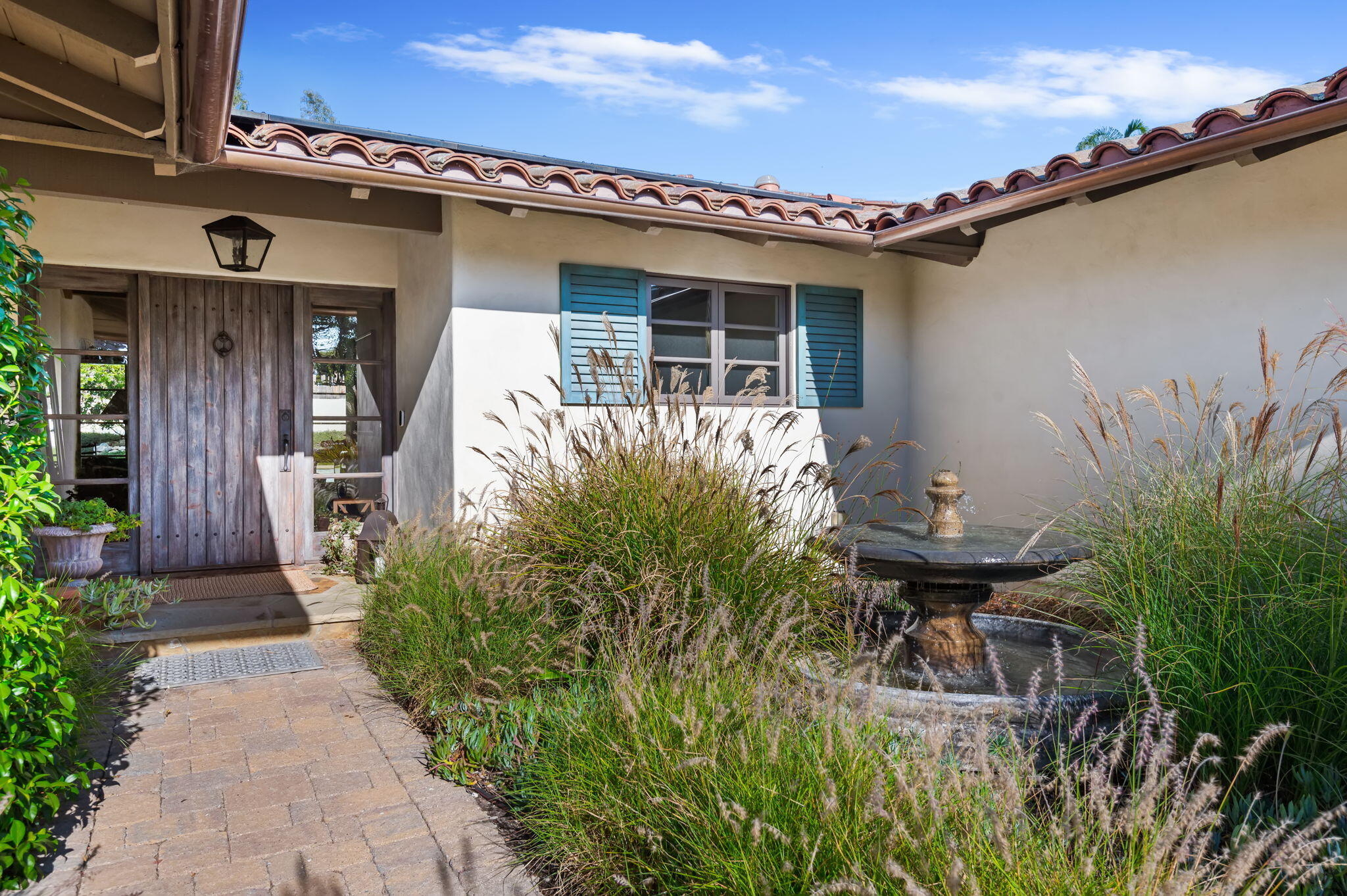 Santa Barbara, California 93105, United States, 3 Bedrooms Bedrooms, ,3 BathroomsBathrooms,Residential,Pending,2175