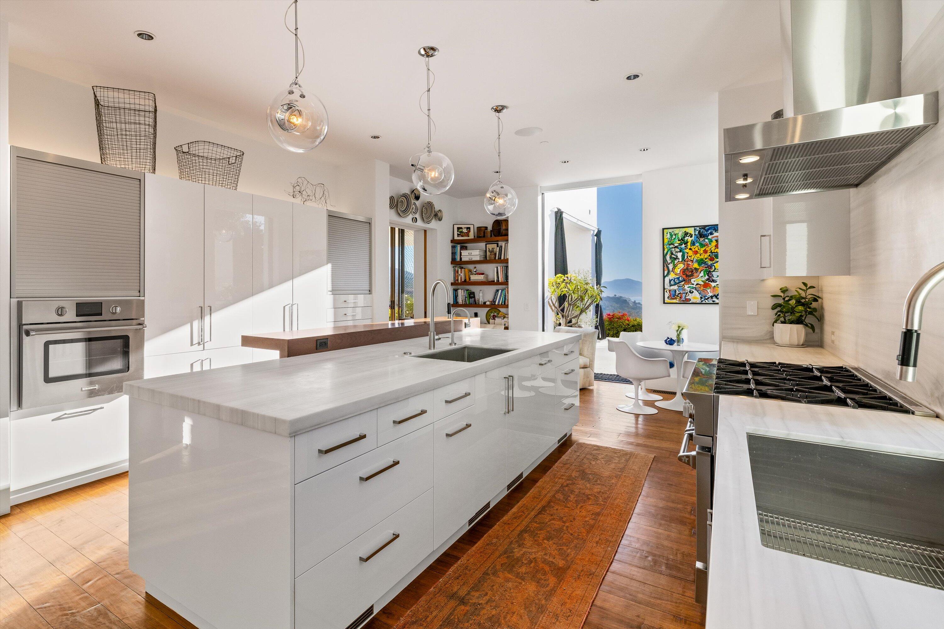 Montecito, California 93108, United States, 5 Bedrooms Bedrooms, ,6 BathroomsBathrooms,Residential,Active,22573