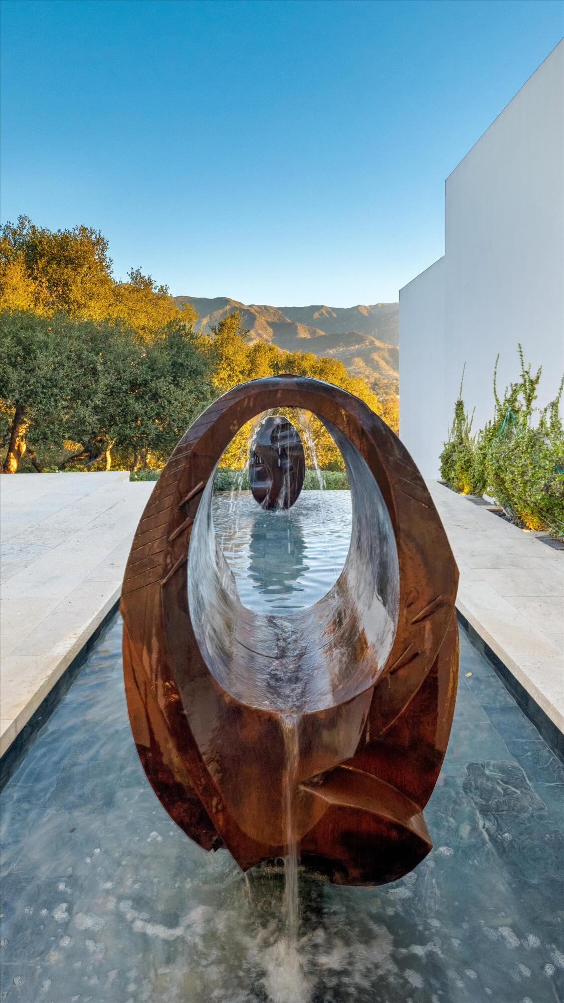 Montecito, California 93108, United States, 5 Bedrooms Bedrooms, ,6 BathroomsBathrooms,Residential,Active,22573