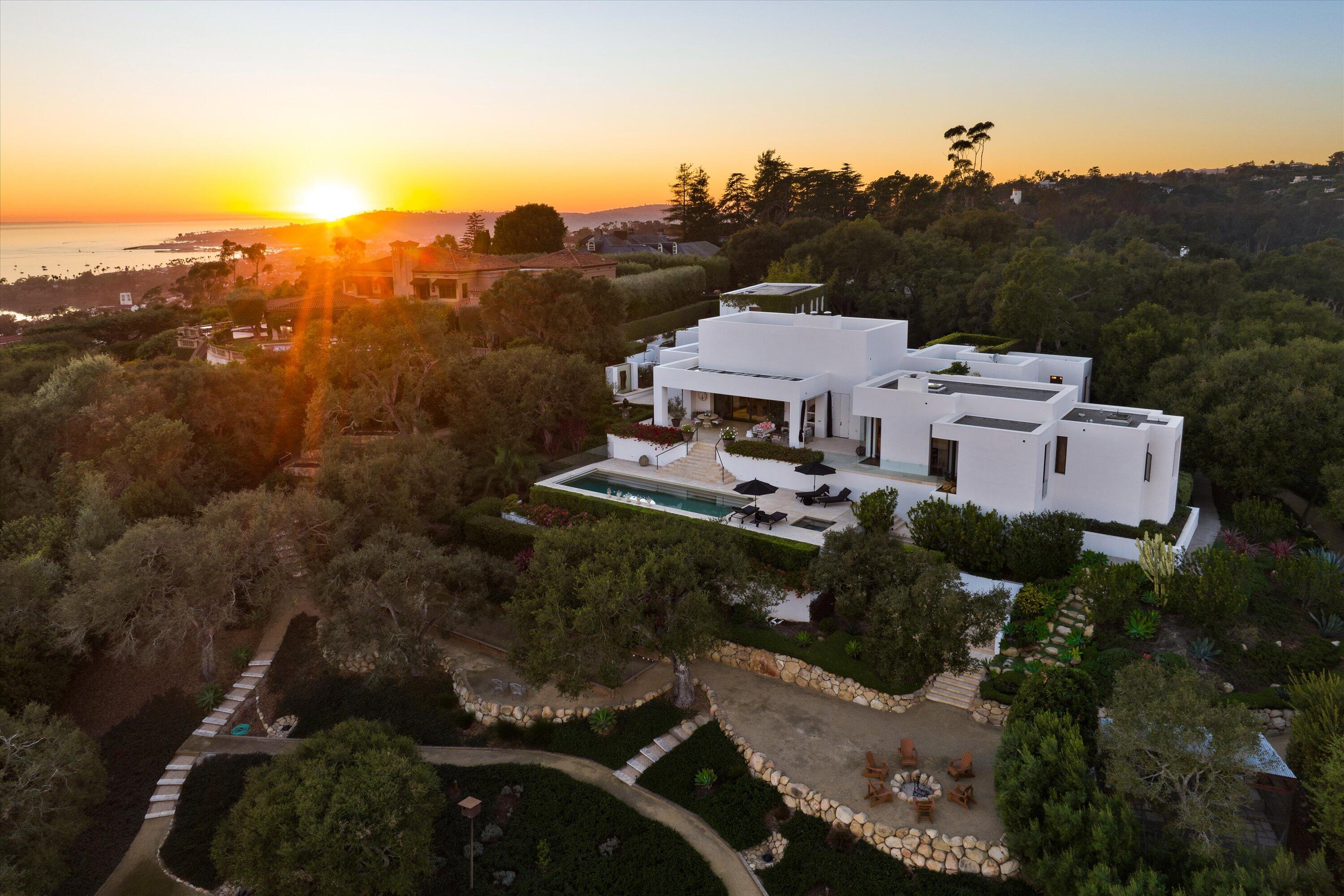 Montecito, California 93108, United States, 5 Bedrooms Bedrooms, ,6 BathroomsBathrooms,Residential,Active,22573