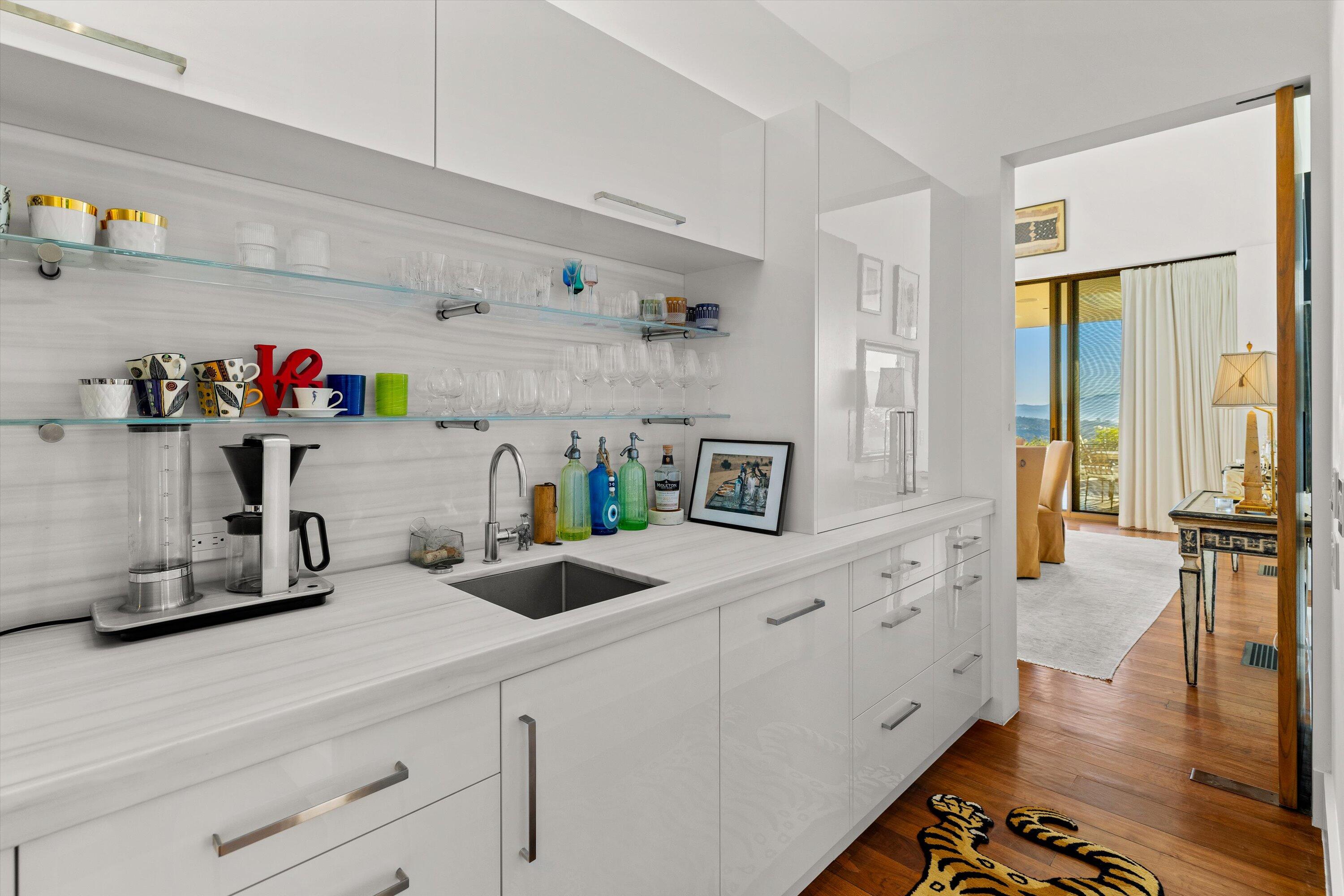 Montecito, California 93108, United States, 5 Bedrooms Bedrooms, ,6 BathroomsBathrooms,Residential,Active,22573