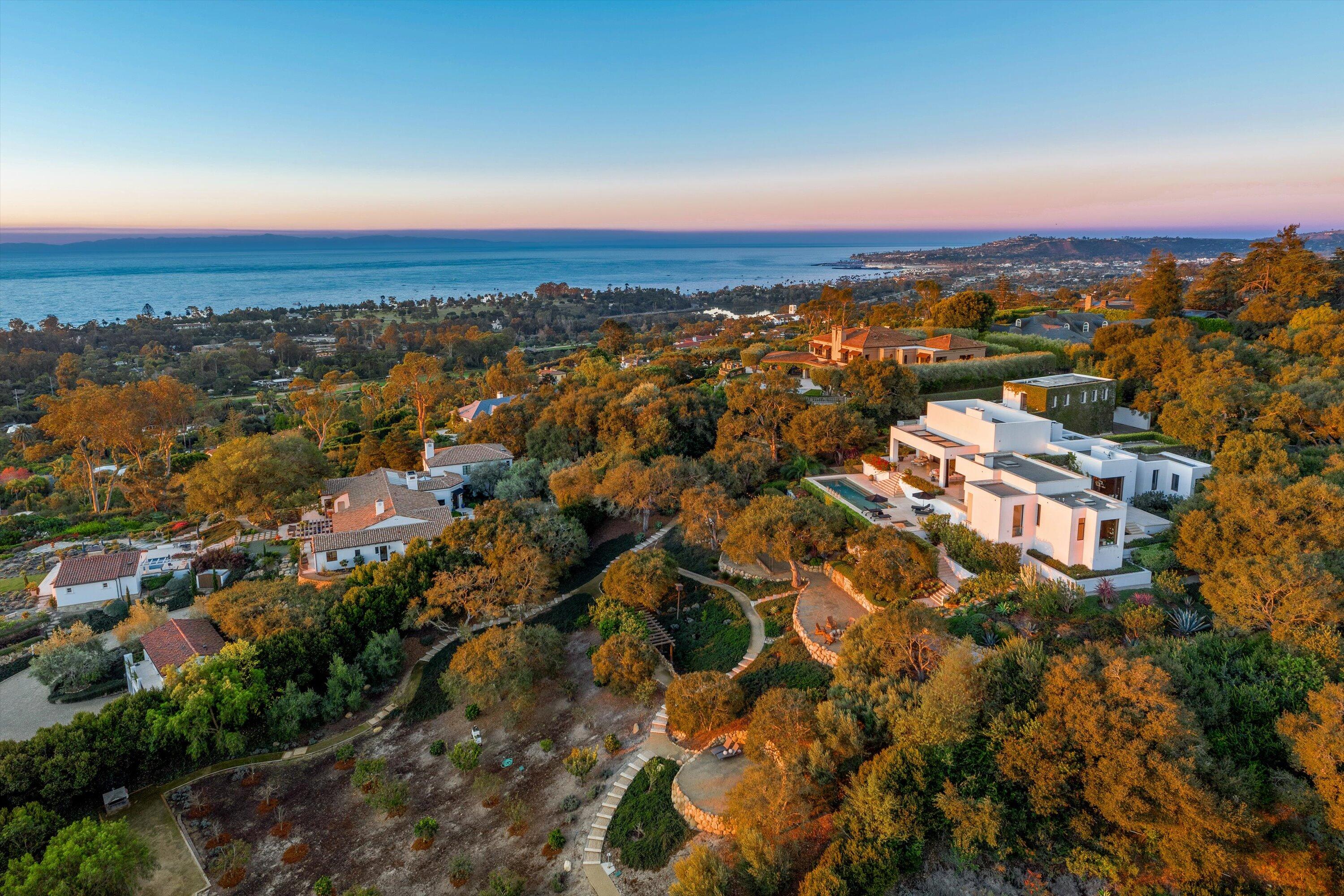 Montecito, California 93108, United States, 5 Bedrooms Bedrooms, ,6 BathroomsBathrooms,Residential,Active,22573