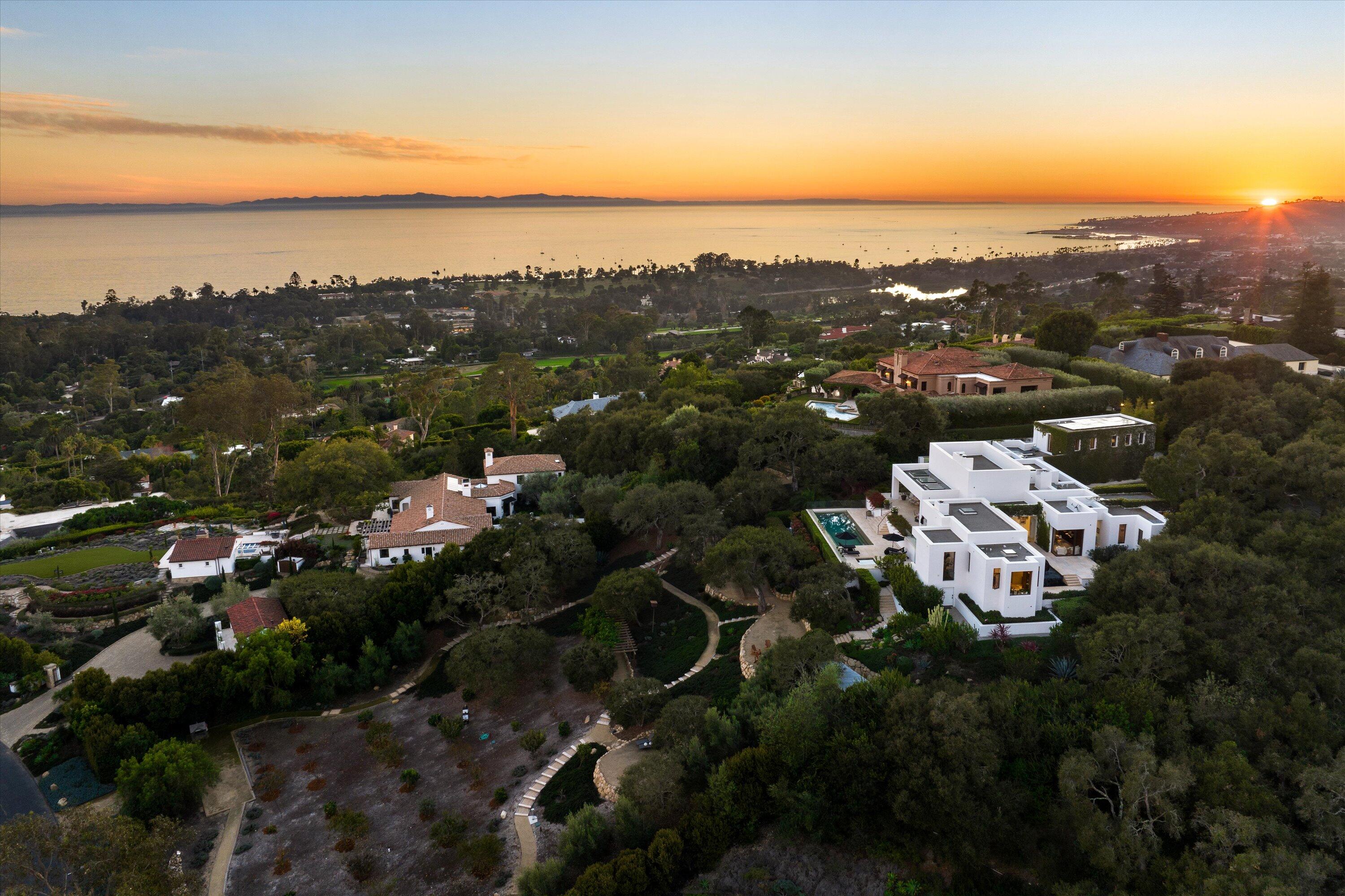 Montecito, California 93108, United States, 5 Bedrooms Bedrooms, ,6 BathroomsBathrooms,Residential,Active,22573