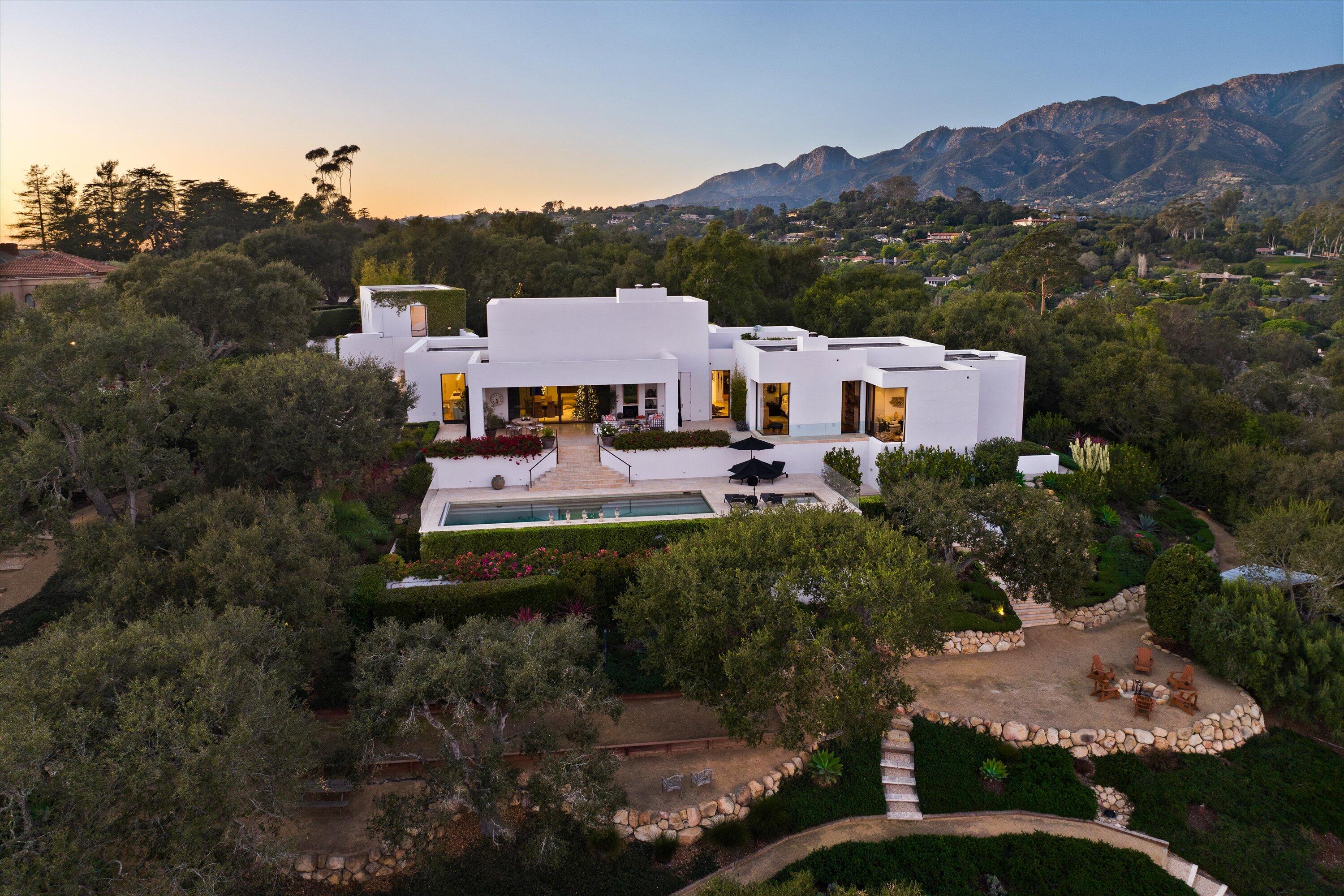 Montecito, California 93108, United States, 5 Bedrooms Bedrooms, ,6 BathroomsBathrooms,Residential,Active,22573