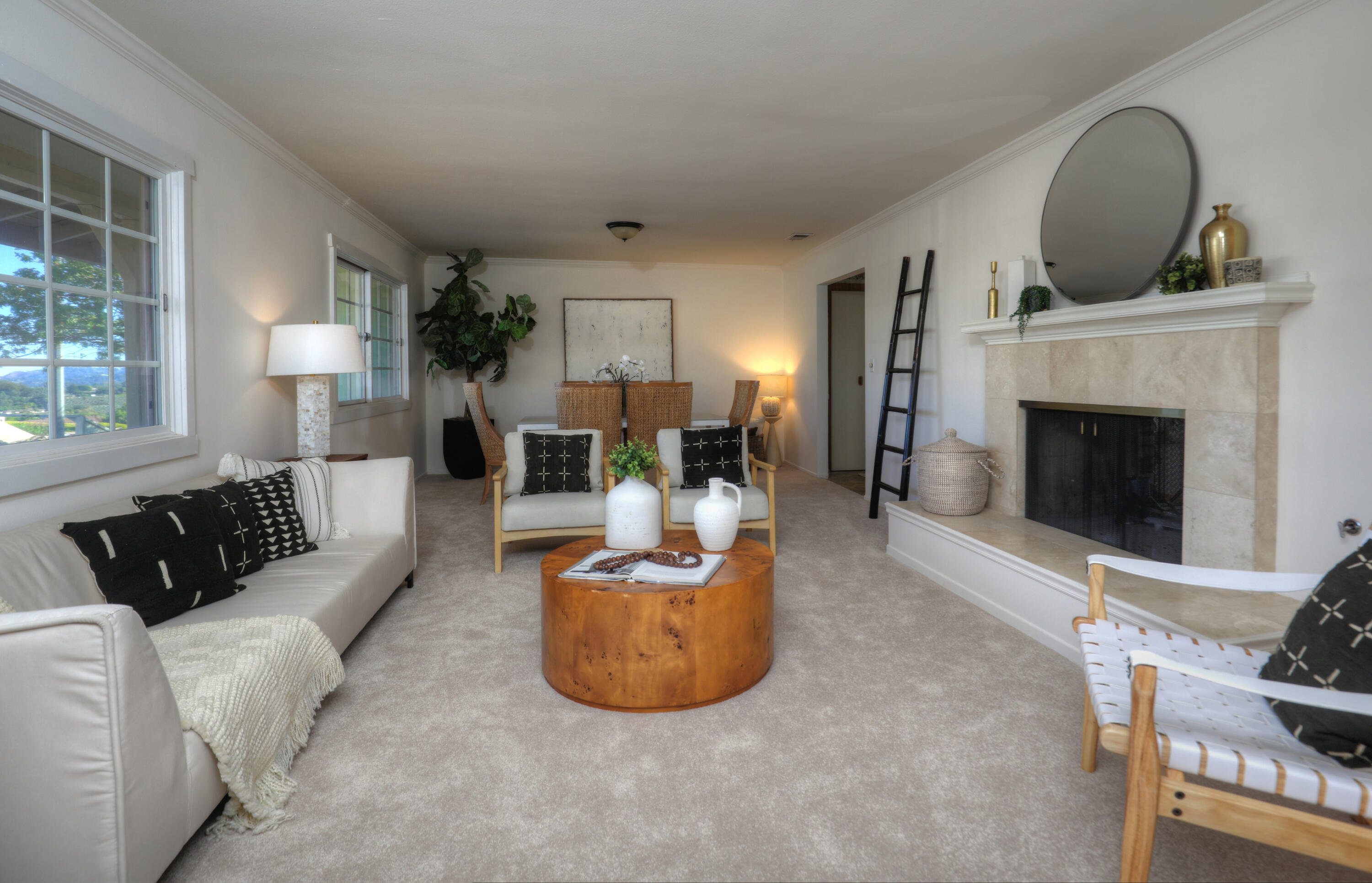 Santa Barbara, California 93111, United States, 4 Bedrooms Bedrooms, ,3 BathroomsBathrooms,Residential,Pending,237516